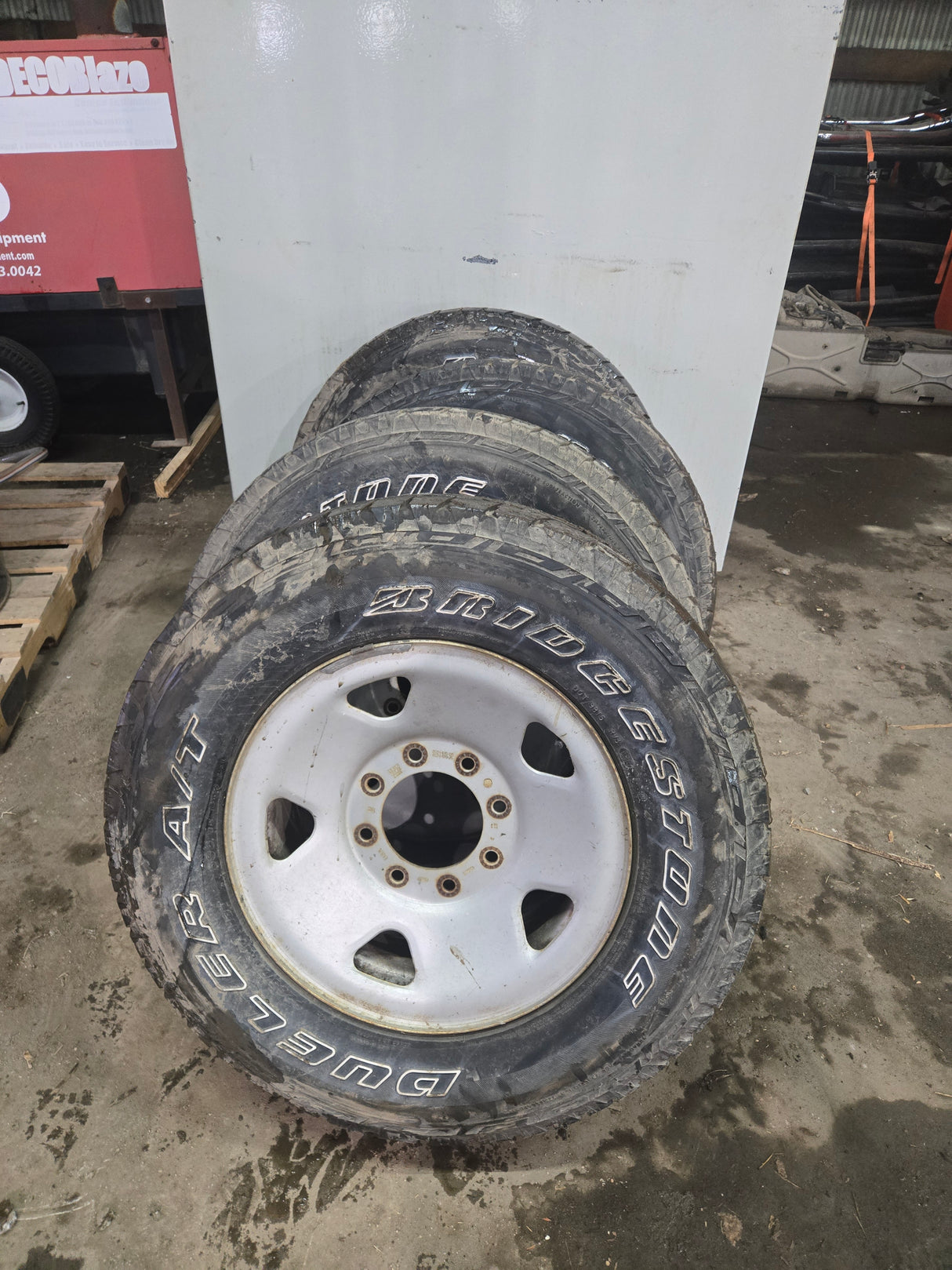 2005-2016 Ford Super Duty F250 F350 Steel Wheels and Tires 17" 8x170