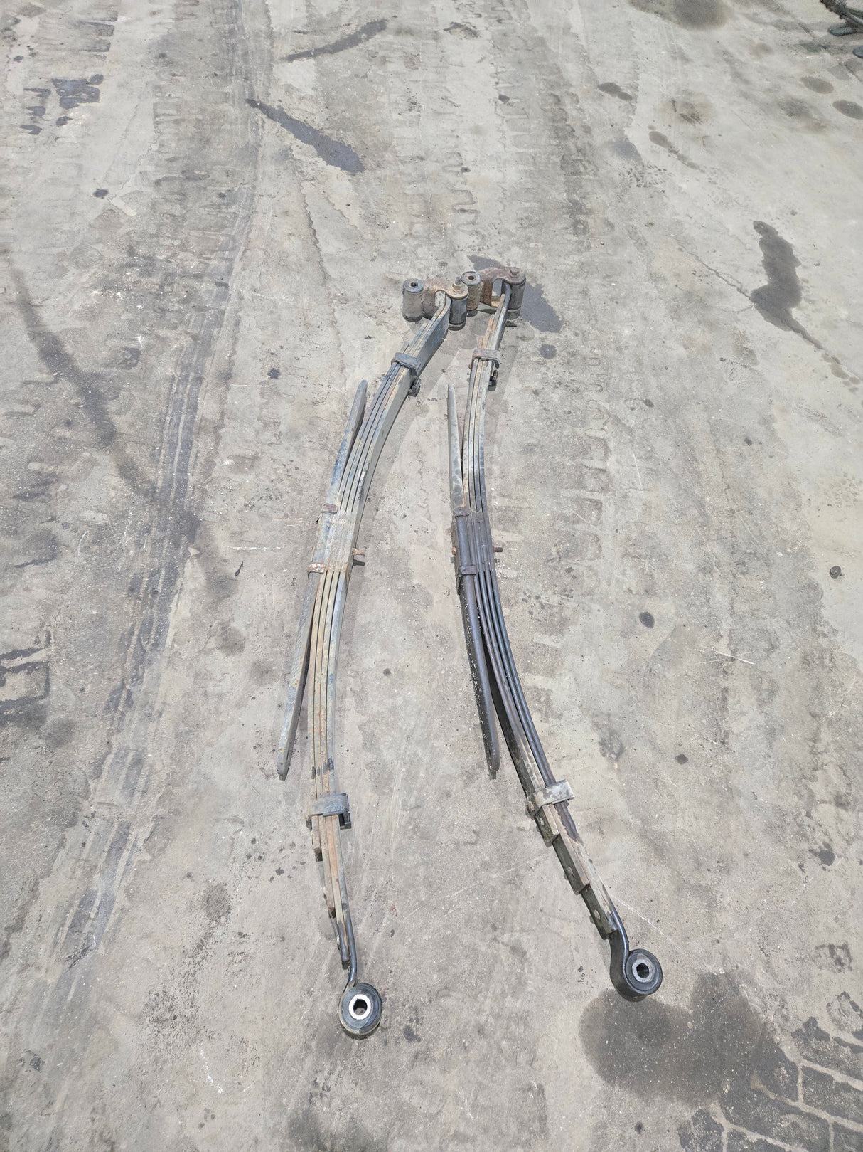 2008-2016 Ford F250 F350 Super Duty Rear Leaf Springs
