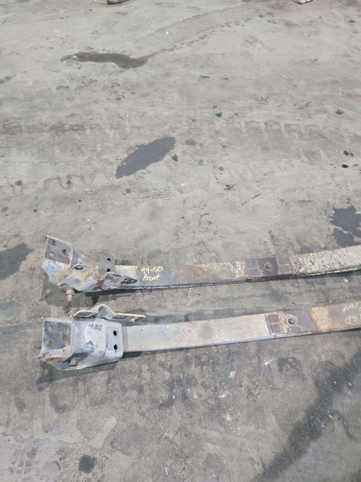 1999-2004 Ford F250 F350 Super Duty Front Leaf Springs
