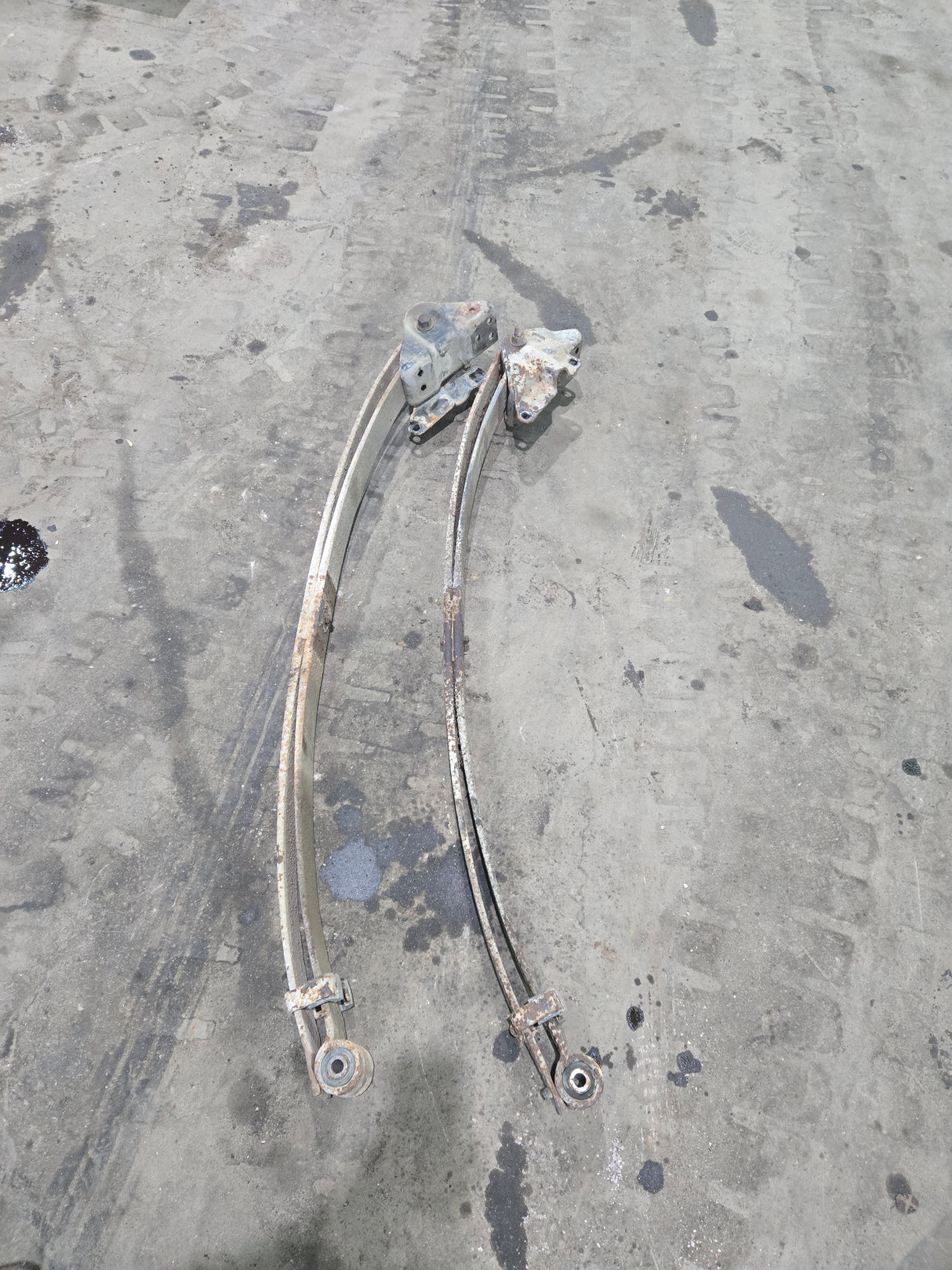 1999-2004 Ford F250 F350 Super Duty Front Leaf Springs