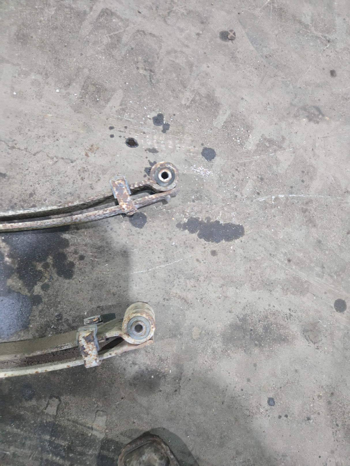 1999-2004 Ford F250 F350 Super Duty Front Leaf Springs