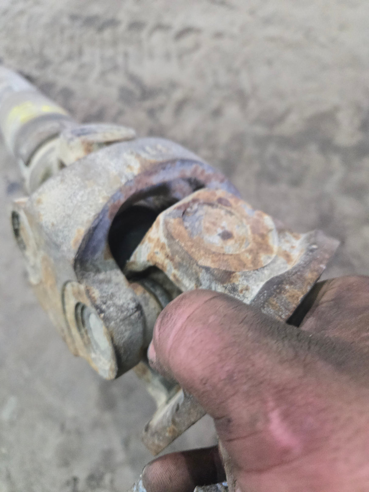2011-2016 Ford F250 F350 F450 F550 Super Duty Front Drive Shaft BC34-4A376-EA