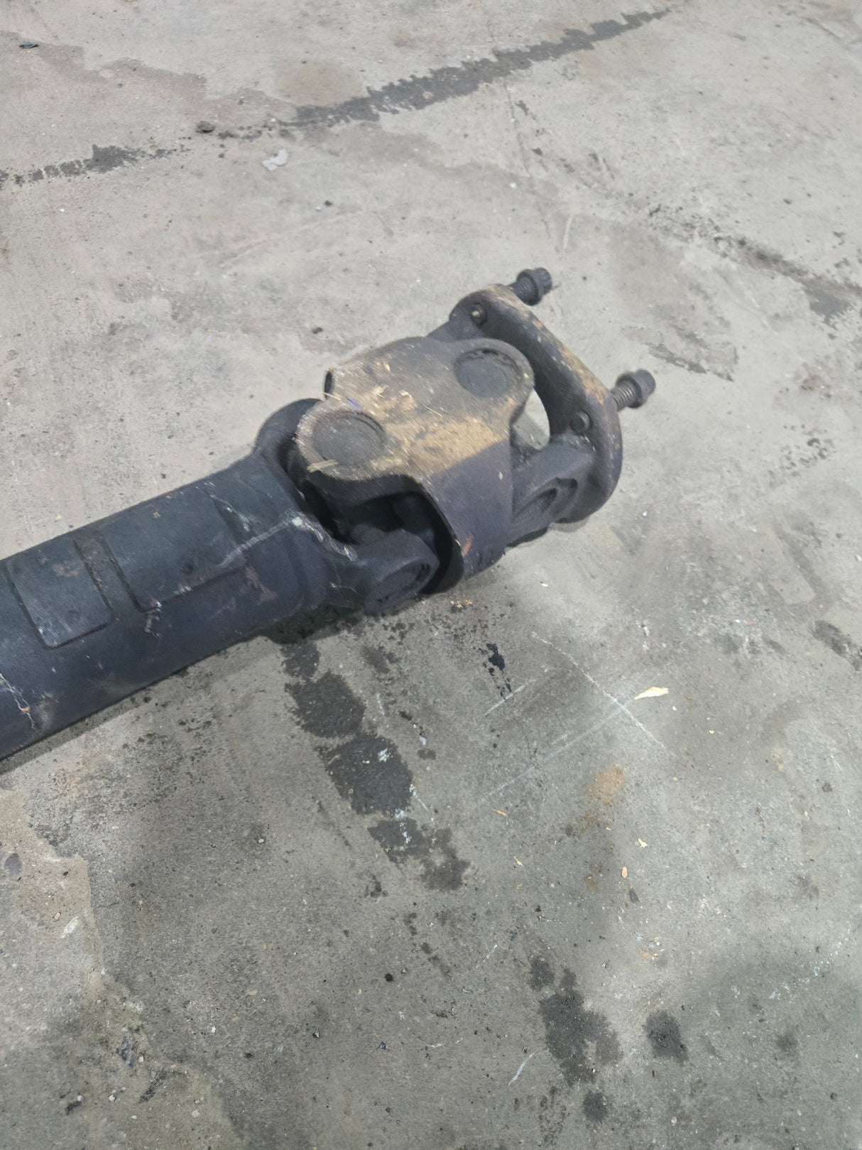 2011-2016 Ford F250 F350 F450 F550 Super Duty Front Drive Shaft BC34-4A376-EA