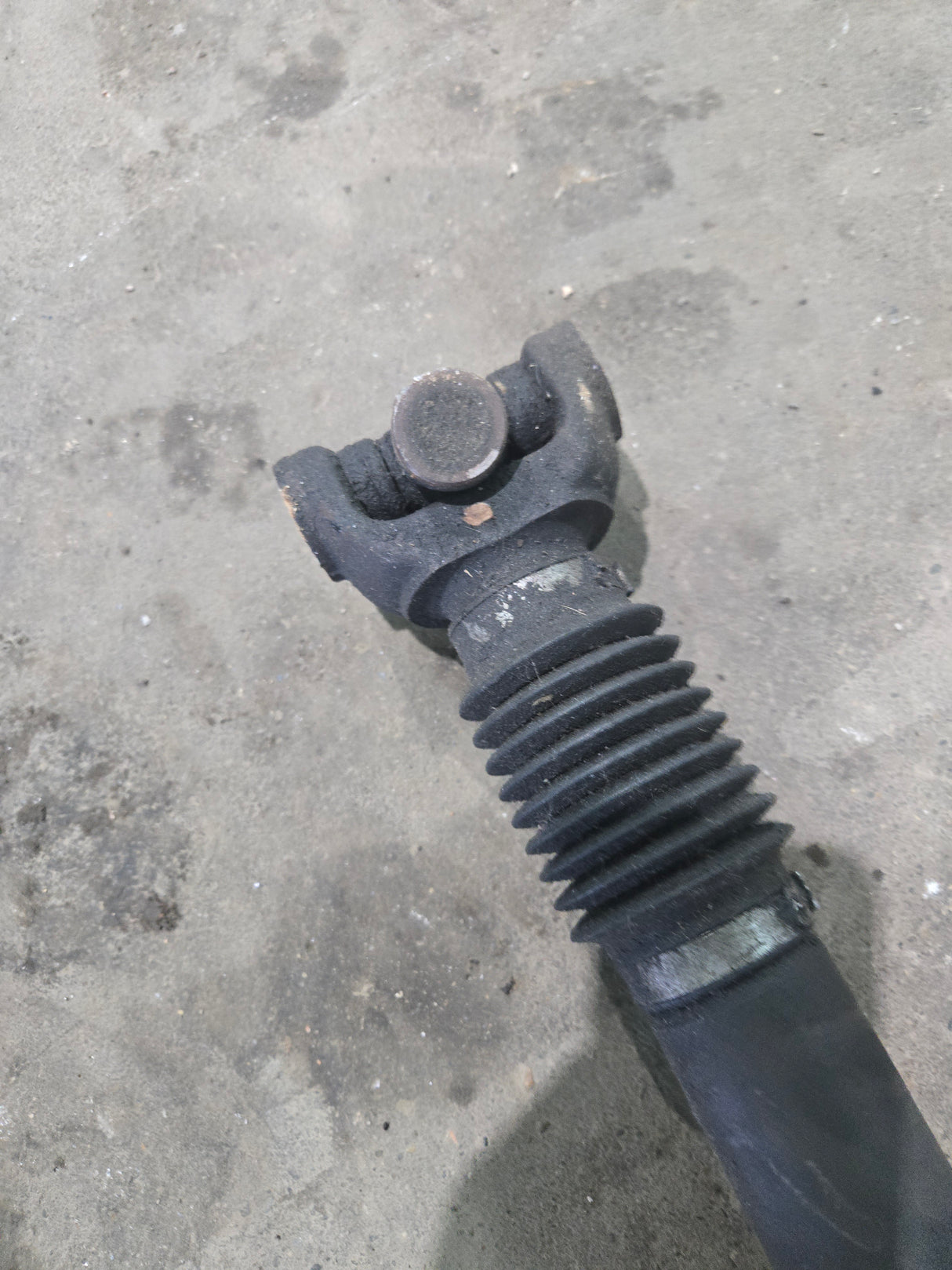 2011-2016 Ford F250 F350 F450 F550 Super Duty Front Drive Shaft BC34-4A376-EA