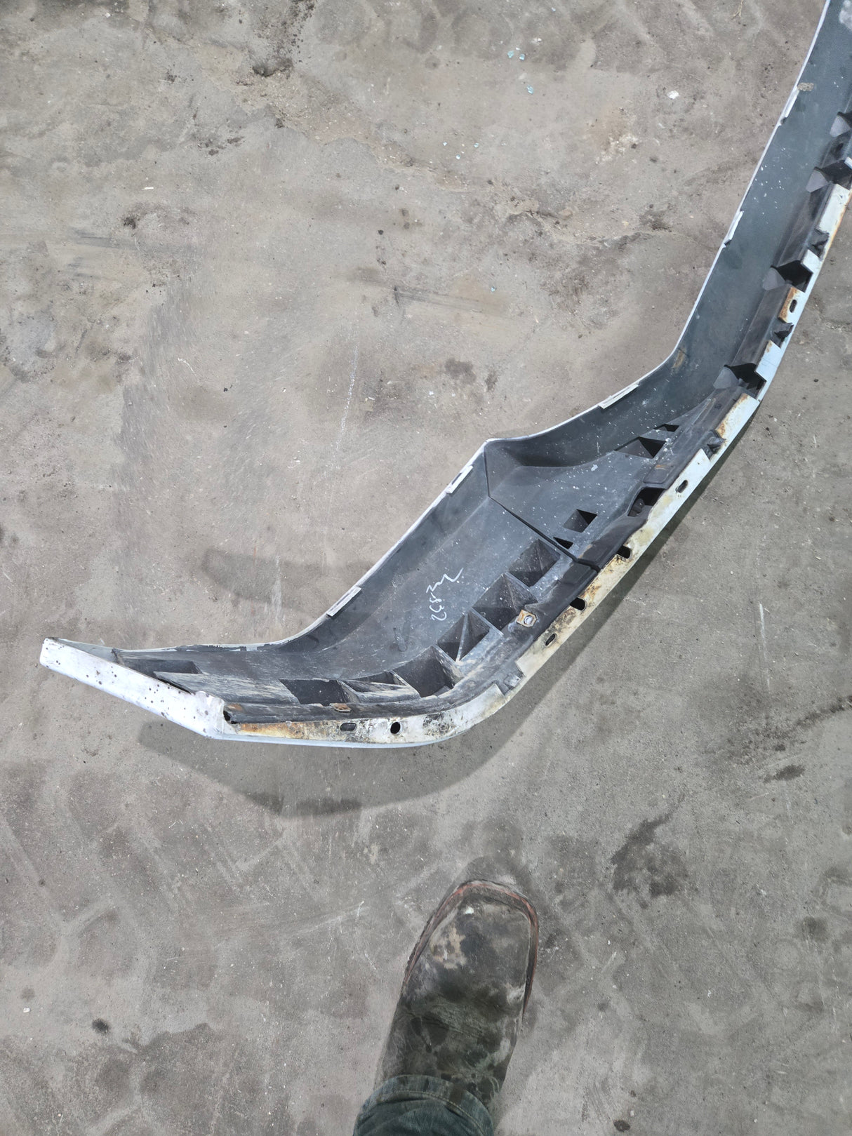 2005-2007 Ford Super Duty Front Bumper Valance / Top Trim F250 F350 F450 F550