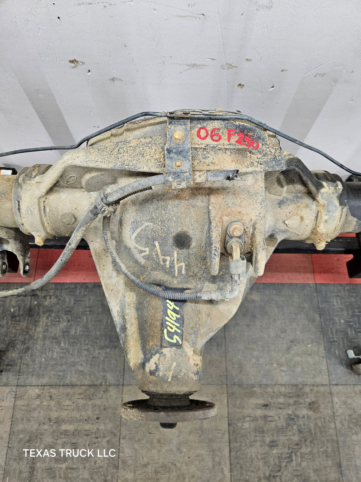 2005-2010 Ford Super Duty F250 F350 SRW Rear Axle 3.73 Gear Ratio 127k miles