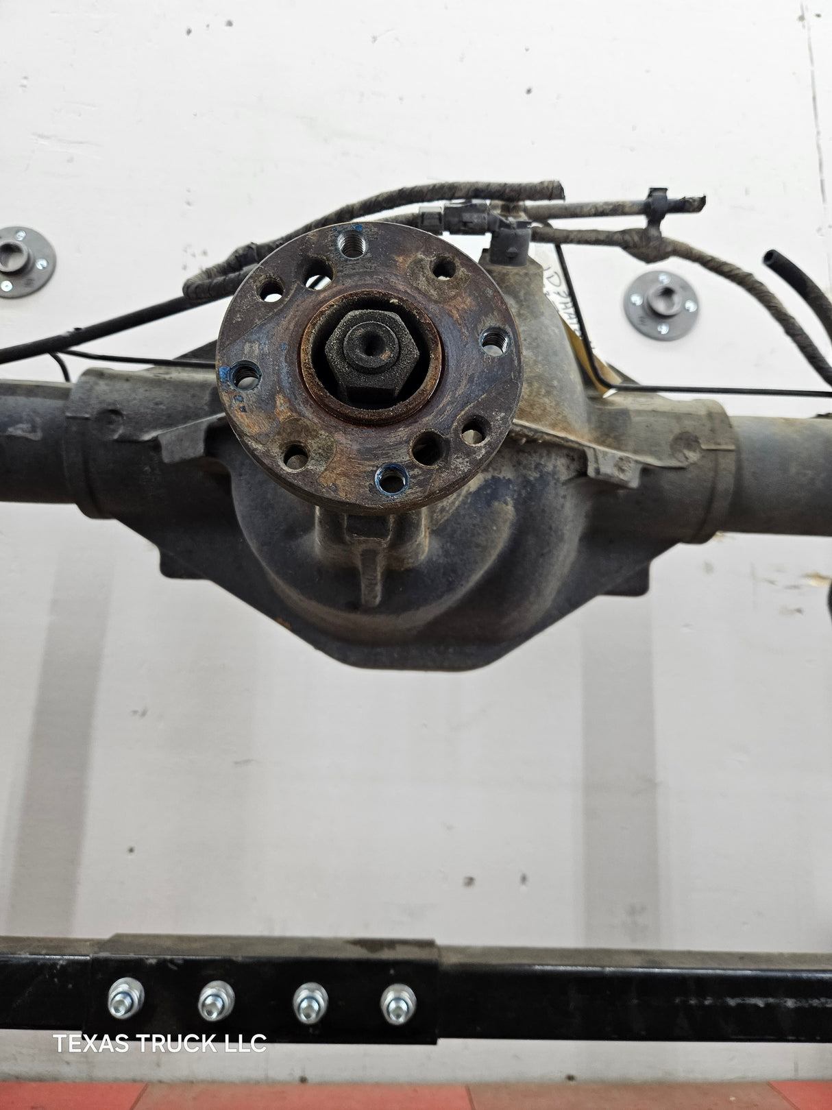 2002-2005 Dodge Ram 1500 Rear Axle 3.92 Gear Ratio 3rd Gen 9.25"