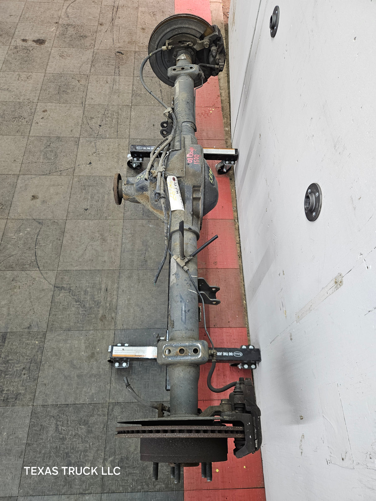 2002-2005 Dodge Ram 1500 Rear Axle 3.92 Gear Ratio 3rd Gen 9.25"