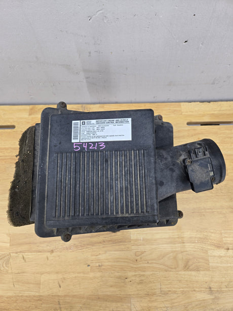 2009-2013 Chevrolet Silverado / GMC Sierra 1500 2500 3500 Engine Air Intake Box Cleaner