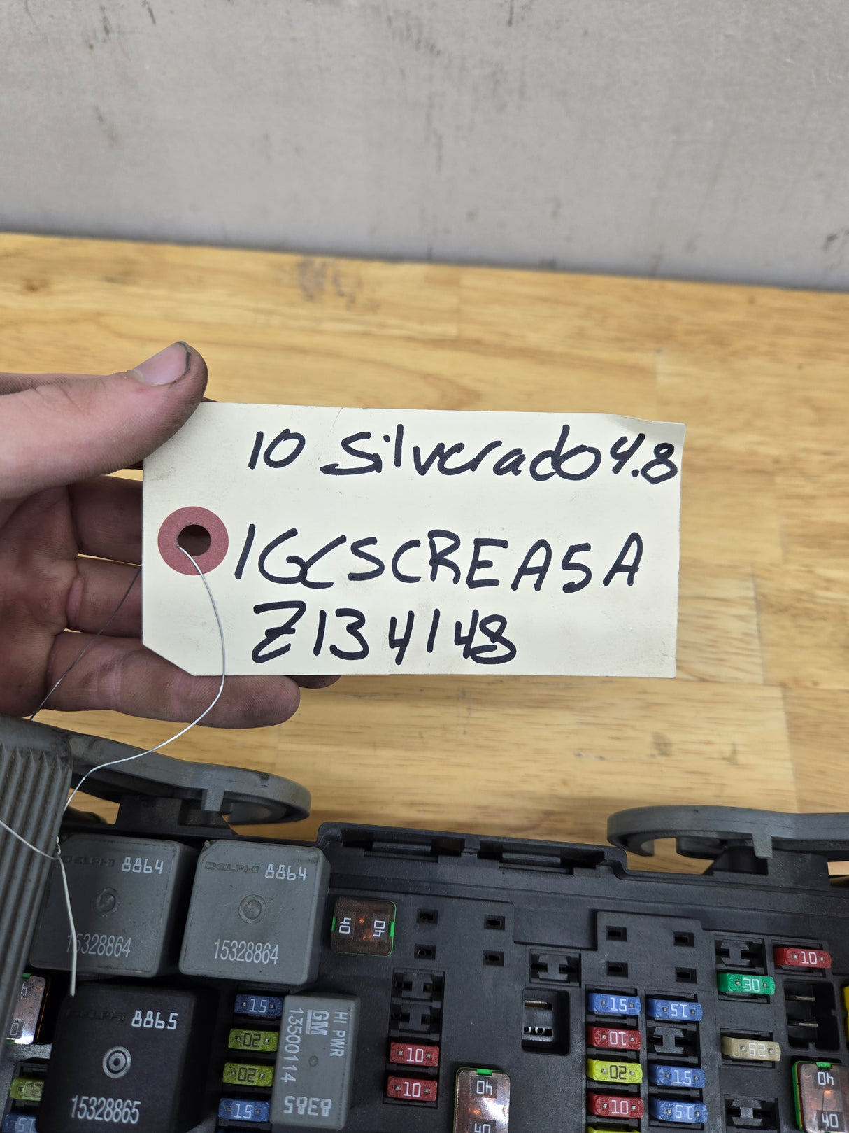 2010-2013 Chevrolet Silverado / GMC Sierra 1500 2500 3500 Engine Bay Fuse Box