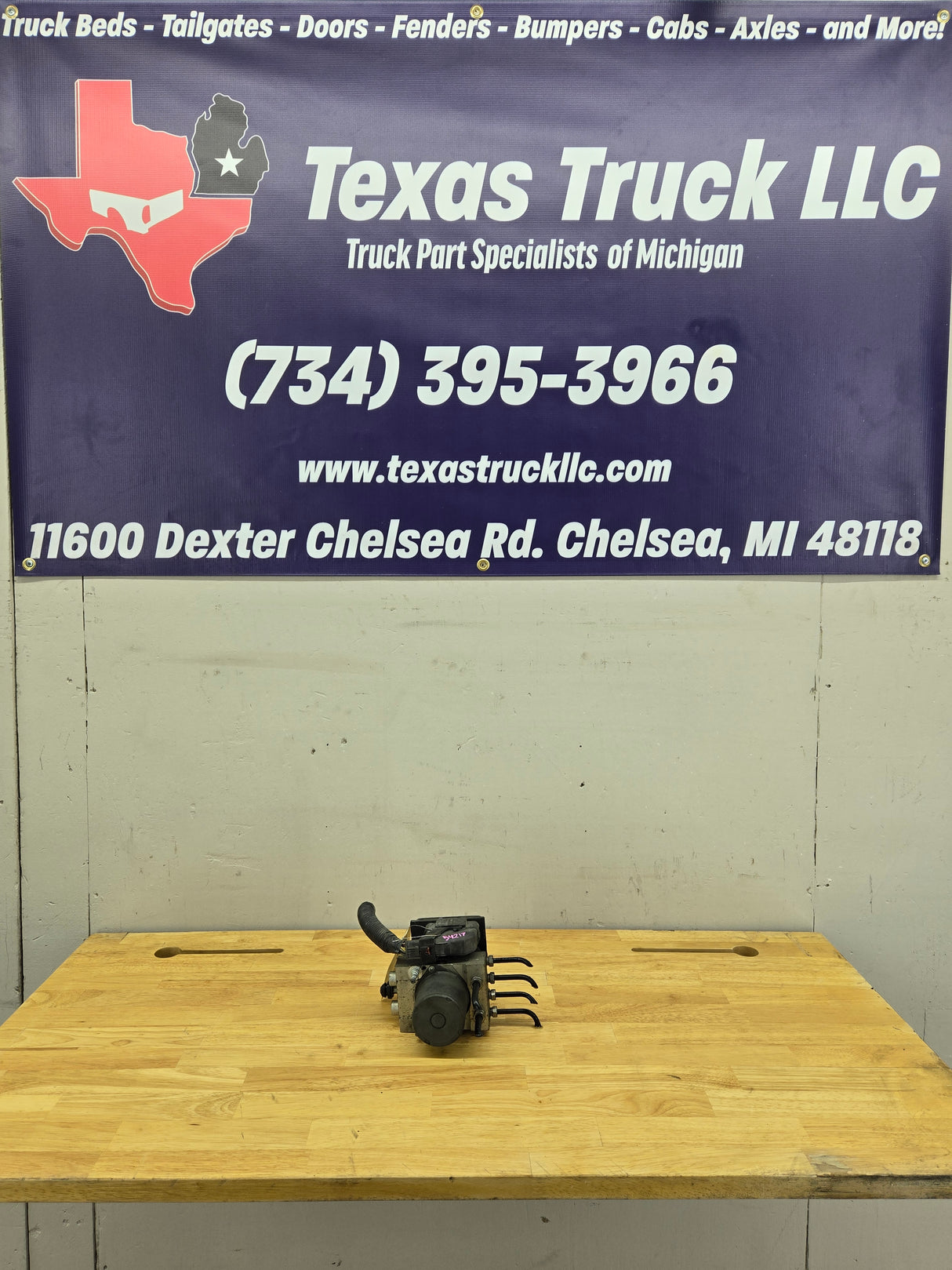 2009-2013 Chevrolet Silverado / GMC Sierra 1500 ABS Pump Module Control Assembly