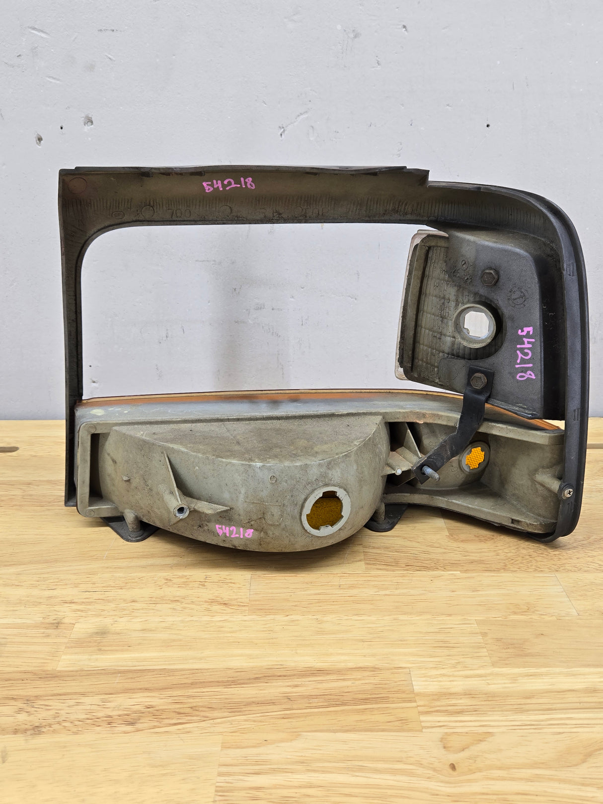 1992-1997 Ford F150 F250 F350 F450 F550 RH Passenger Side Headlight Bezel Corner Marker / Turn signal