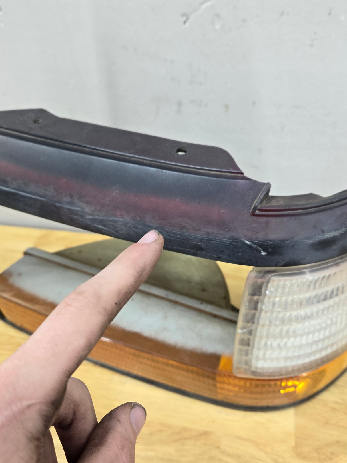 1992-1997 Ford F150 F250 F350 F450 F550 LH Drivers Side Headlight Bezel Corner Marker / Turn signal