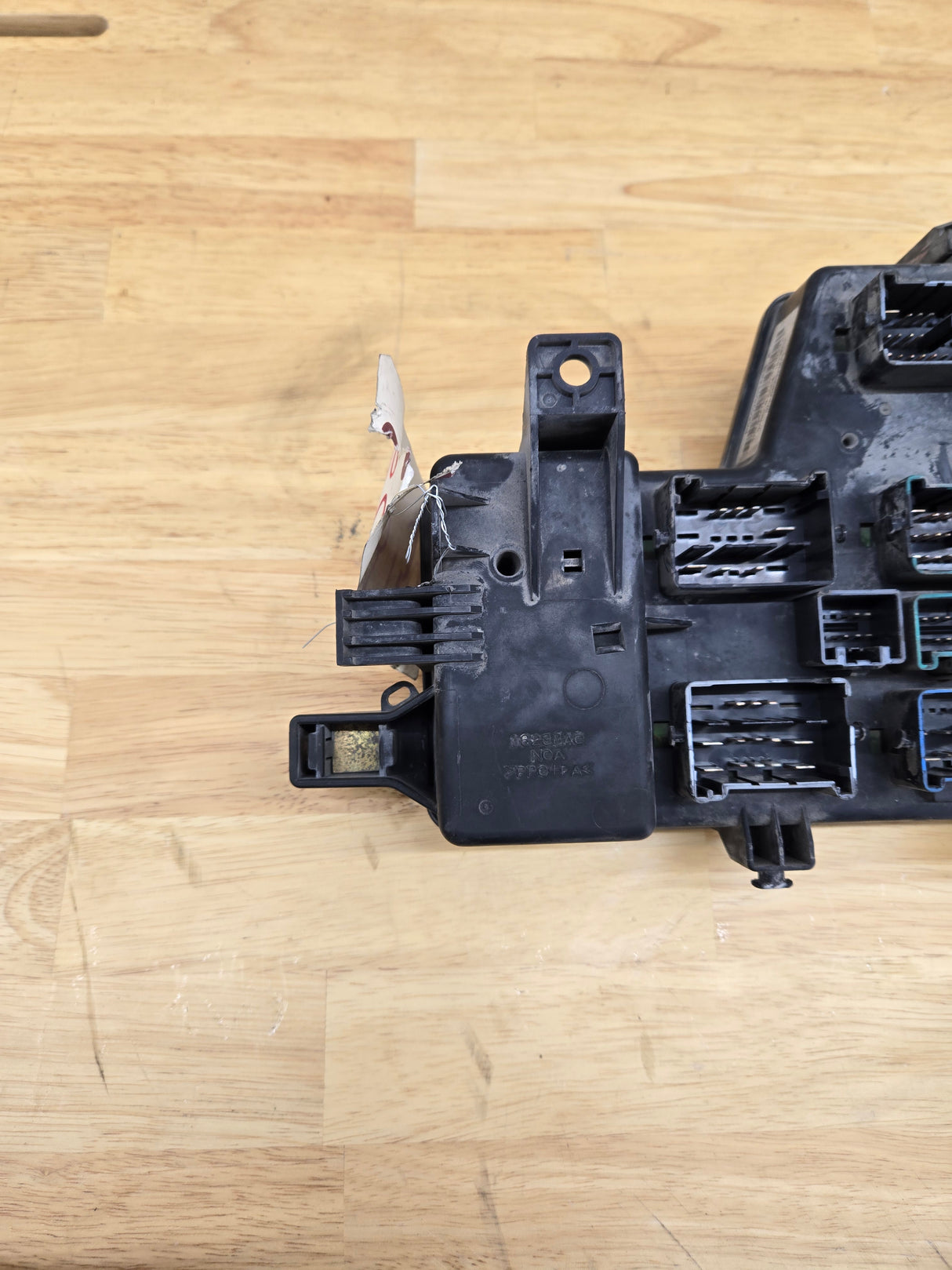 2003-2005 Dodge Ram 1500 Engine Bay Fuse Box 4.7L Engine 05026034ab