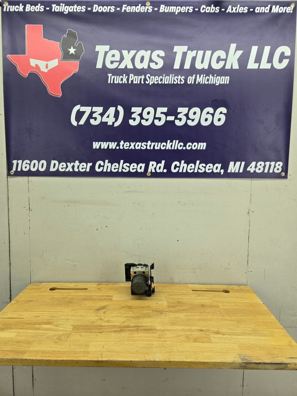 2009-2013 Chevrolet Silverado / GMC Sierra 1500 ABS Pump Module Control Assembly