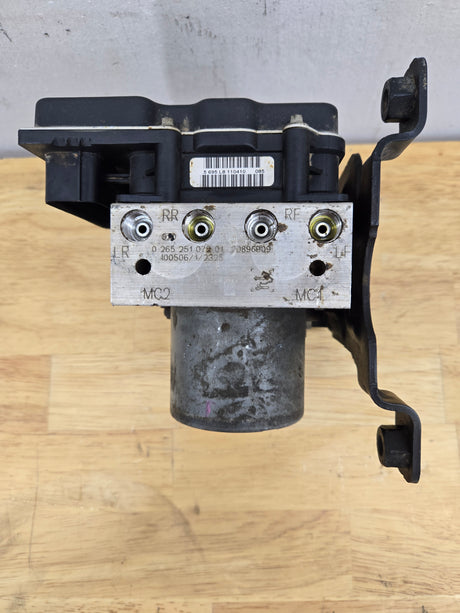 2009-2013 Chevrolet Silverado / GMC Sierra 1500 ABS Pump Module Control Assembly