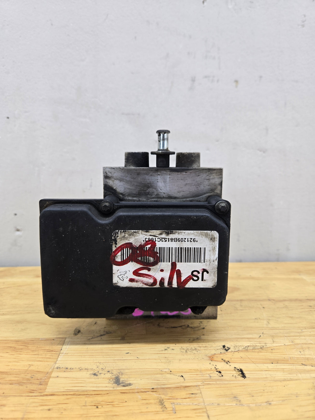 2008-2009 Chevrolet Silverado / GMC Sierra 1500 ABS Pump Module Control Assembly