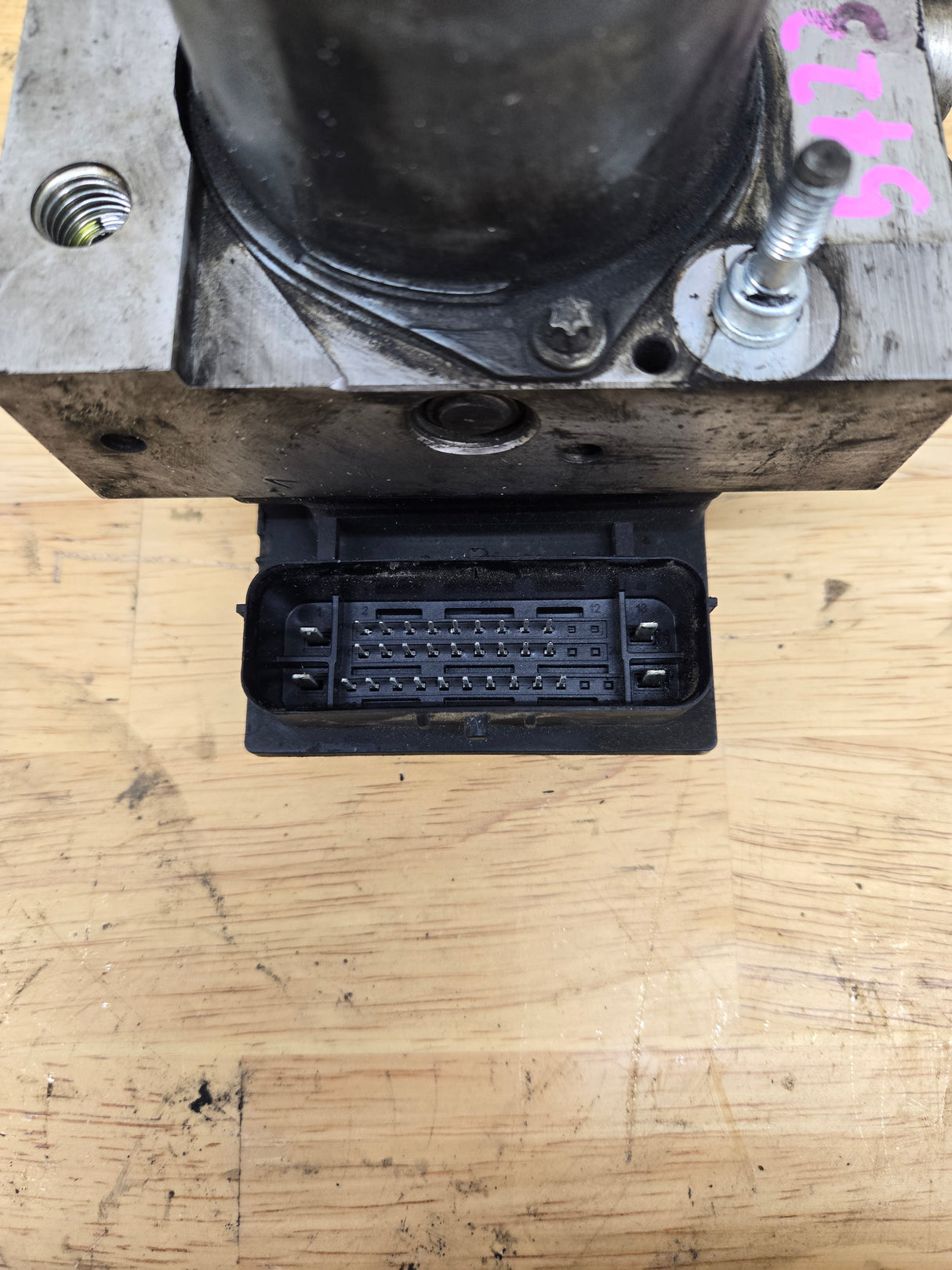 2008-2009 Chevrolet Silverado / GMC Sierra 1500 ABS Pump Module Control Assembly