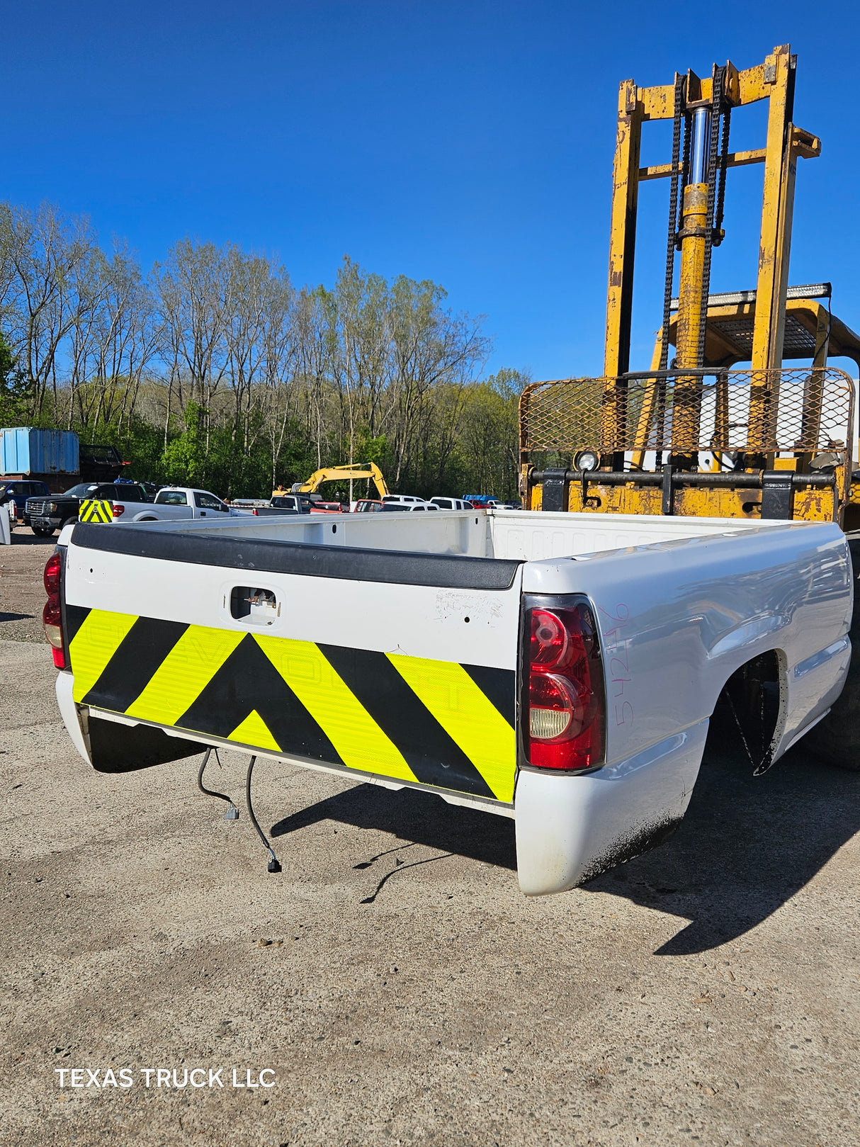 1999-2007 Chevrolet Silverado / GMC Sierra 1500 2500 3500 HD 8' Long Bed Truck Bed and Tailgate