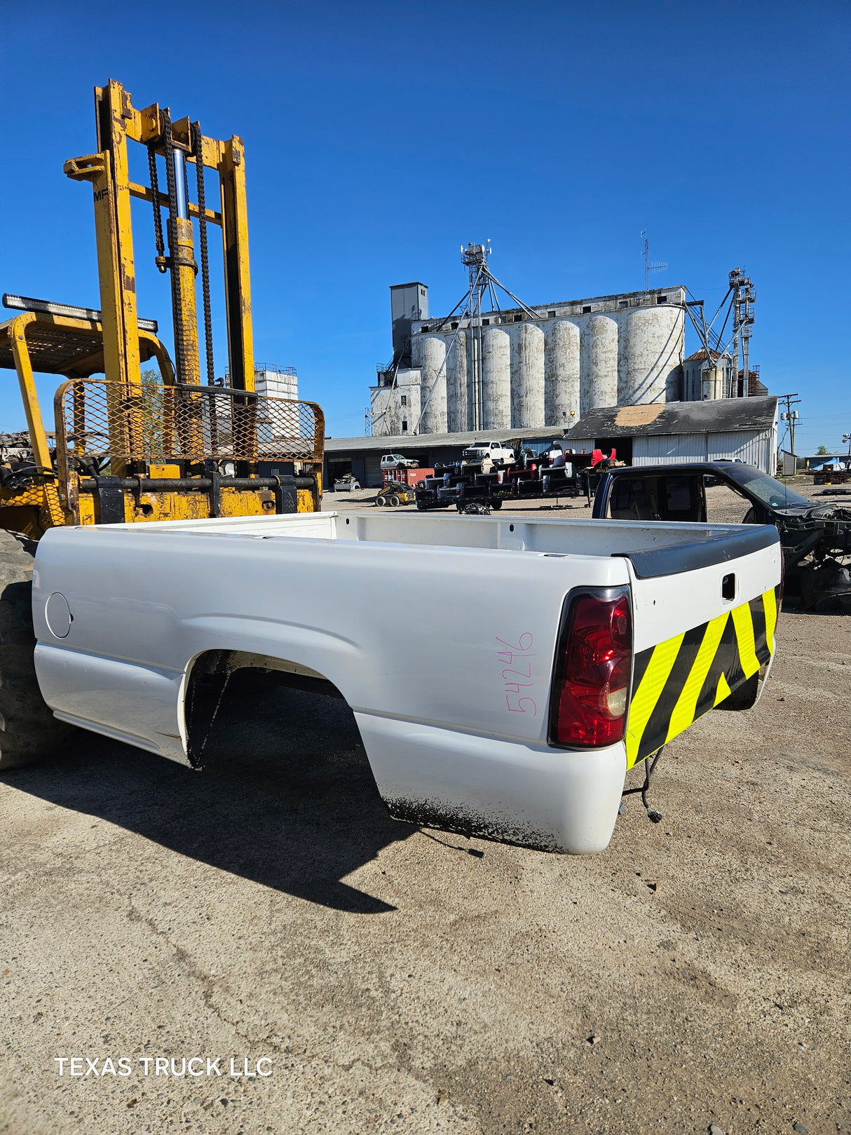 1999-2007 Chevrolet Silverado / GMC Sierra 1500 2500 3500 HD 8' Long Bed Truck Bed and Tailgate