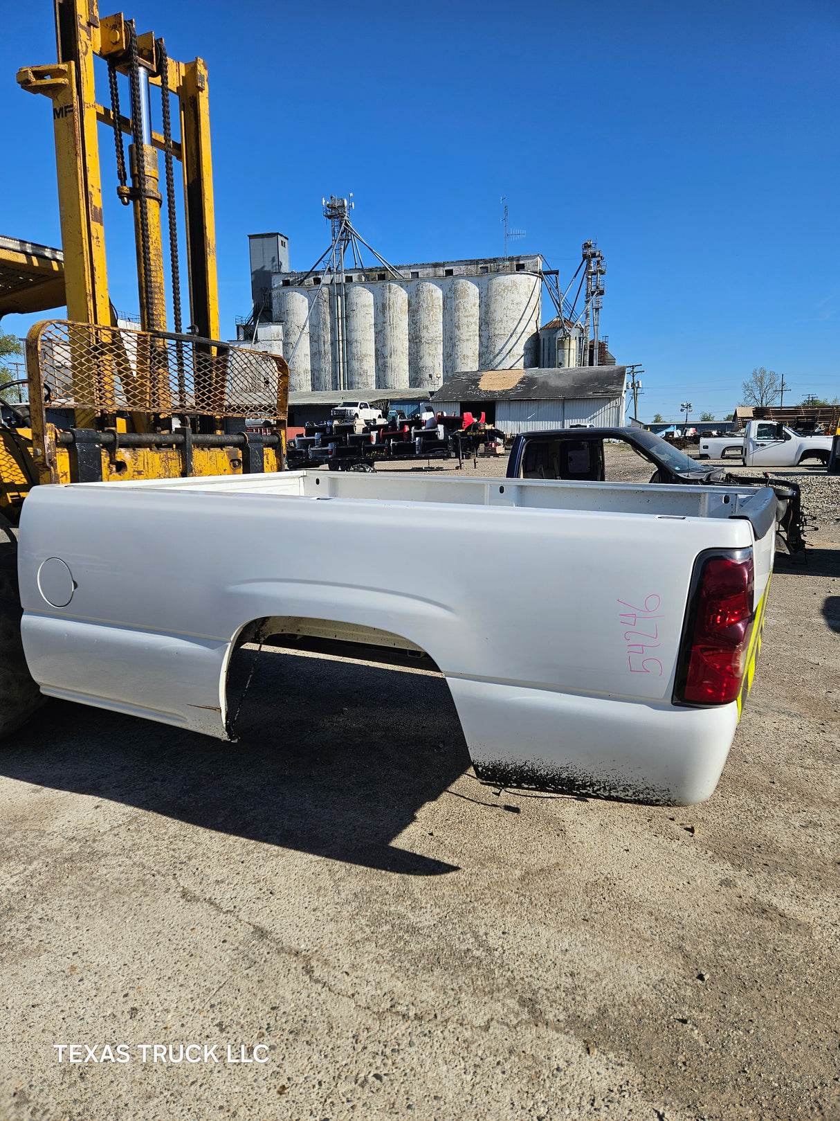 1999-2007 Chevrolet Silverado / GMC Sierra 1500 2500 3500 HD 8' Long Bed Truck Bed and Tailgate