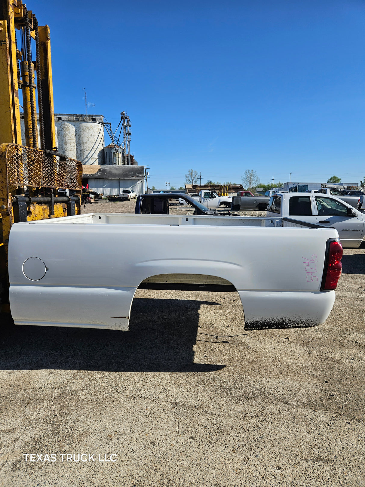 1999-2007 Chevrolet Silverado / GMC Sierra 1500 2500 3500 HD 8' Long Bed Truck Bed and Tailgate