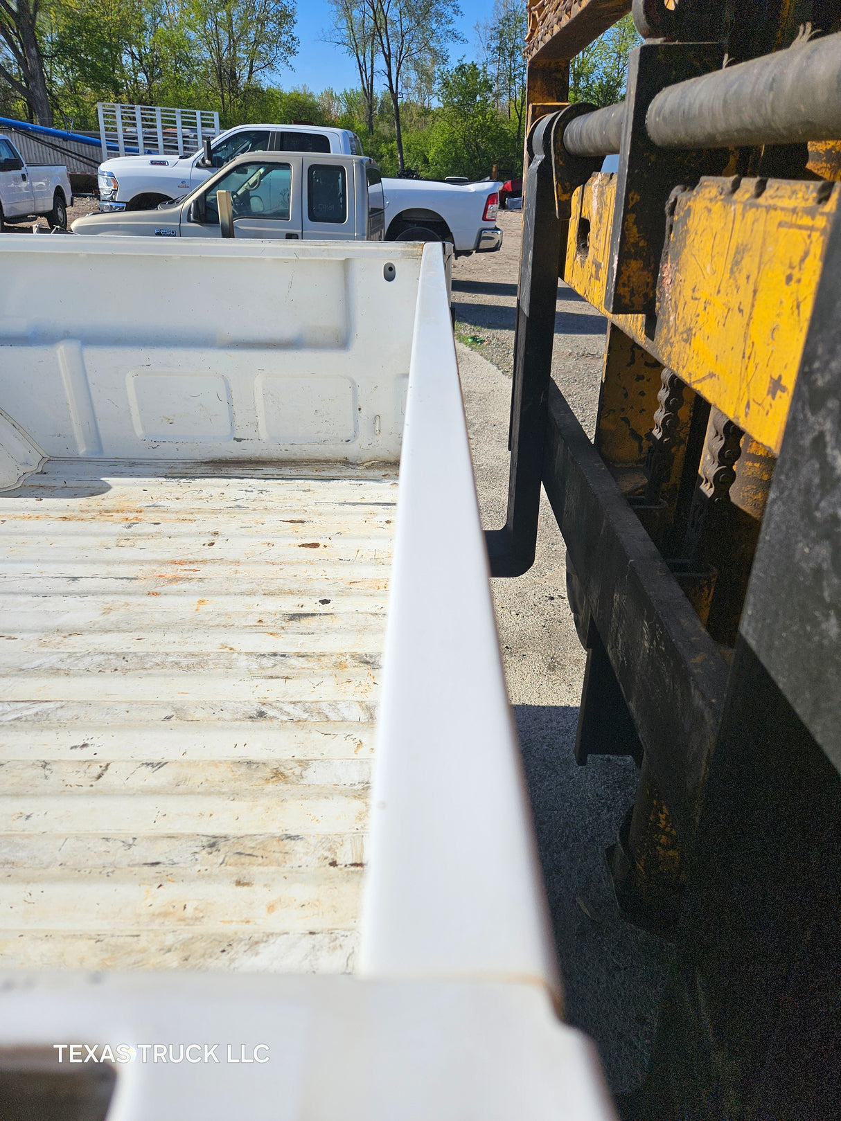 1999-2007 Chevrolet Silverado / GMC Sierra 1500 2500 3500 HD 8' Long Bed Truck Bed and Tailgate