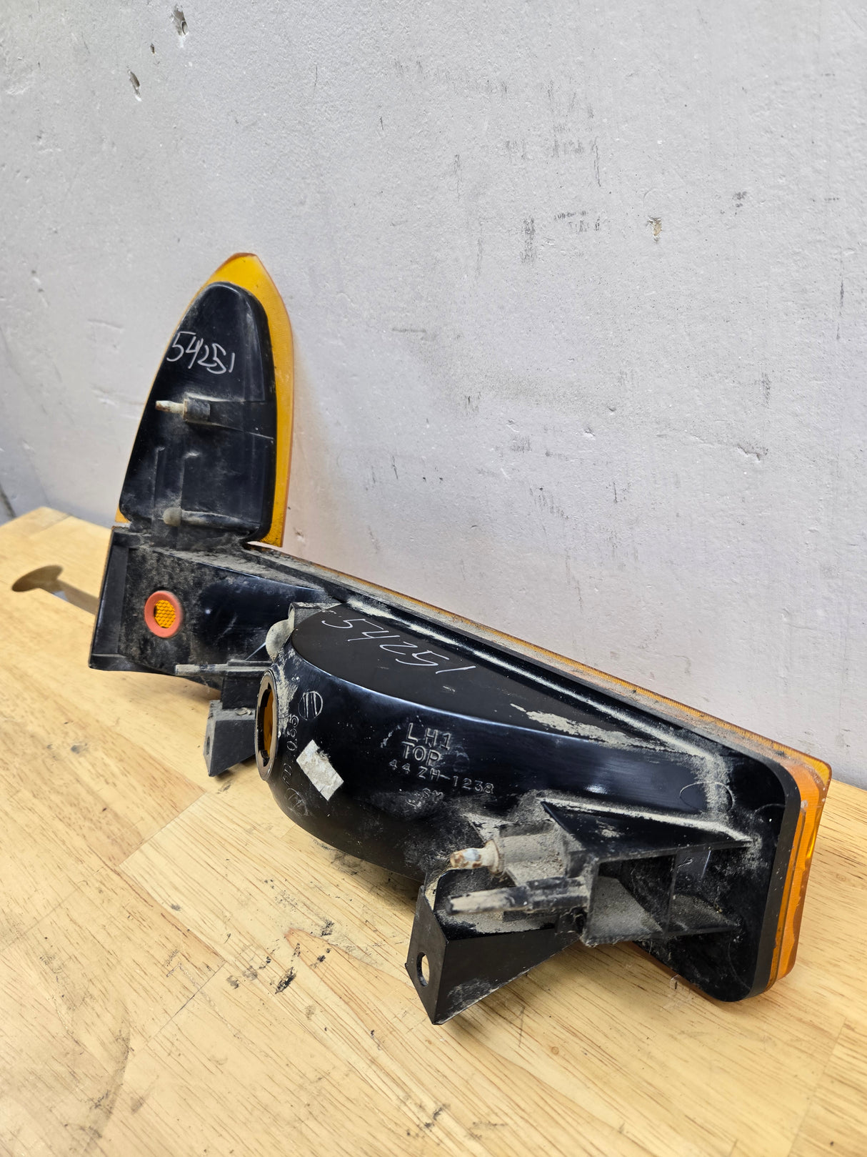 1999-2001 Ford Super Duty F250 F350 LH Driver Side OEM Turn Signal Parking Light Assembly