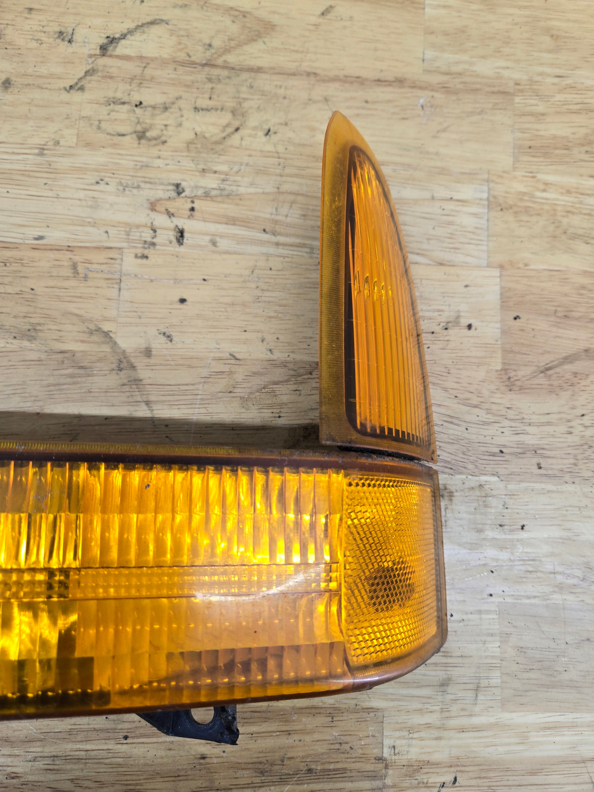1999-2001 Ford Super Duty F250 F350 LH Driver Side OEM Turn Signal Parking Light Assembly