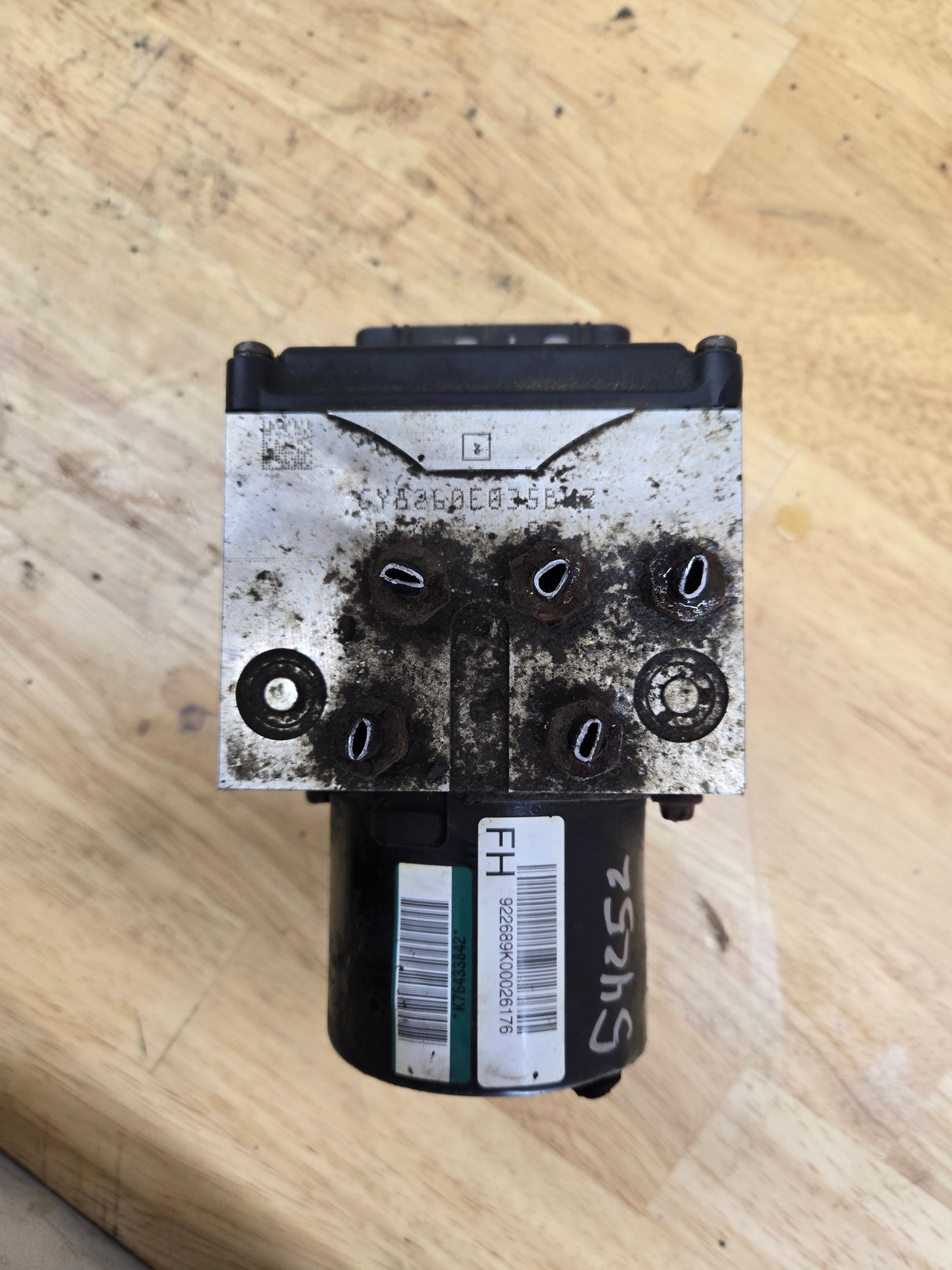 2009-2014 Chevrolet Silverado / GMC Sierra 1500 ABS Pump Module Control Assembly