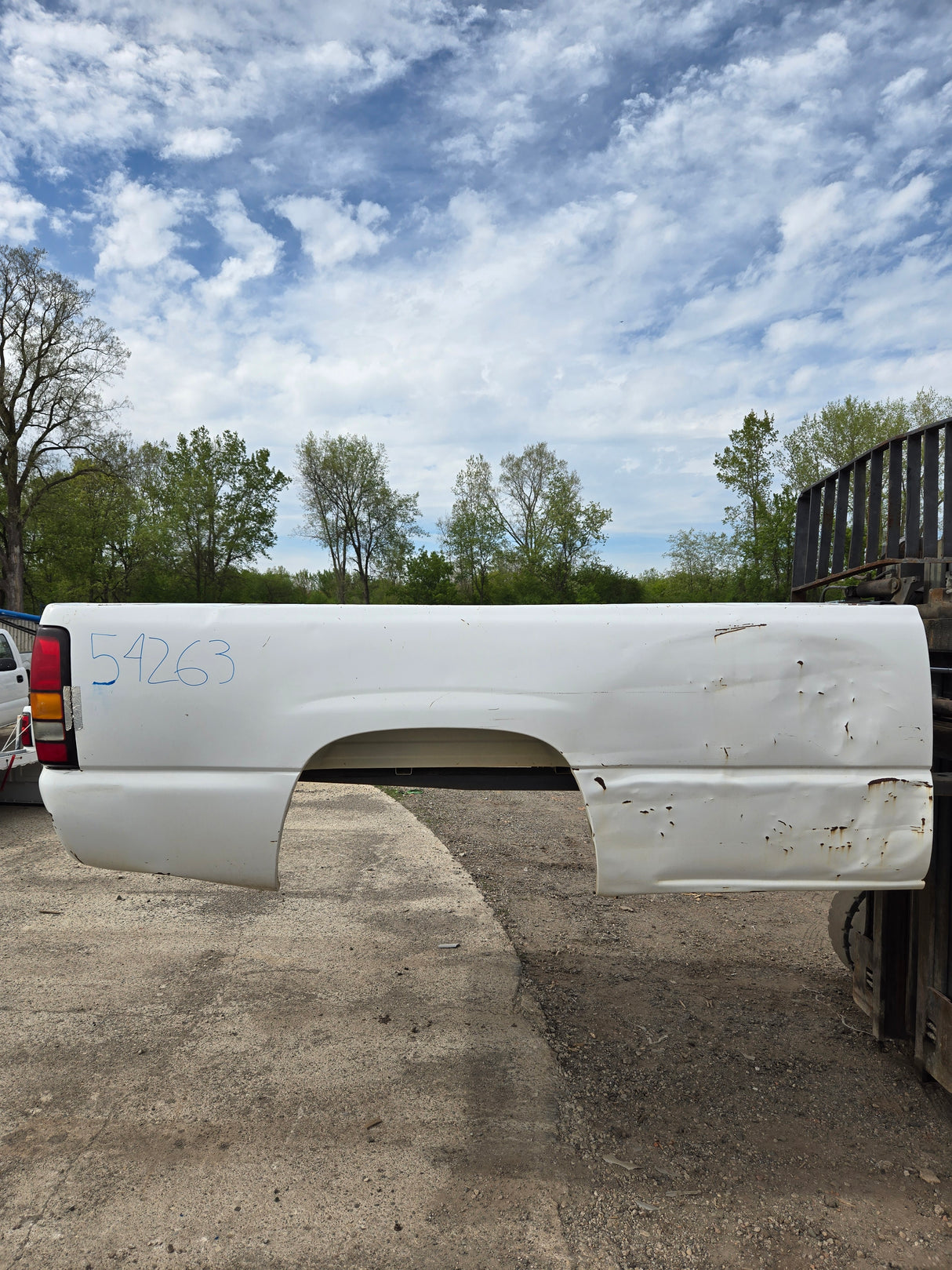 1999-2007 Chevrolet Silverado / GMC Sierra 1500 2500 3500 HD 8' Long Bed Truck Bed