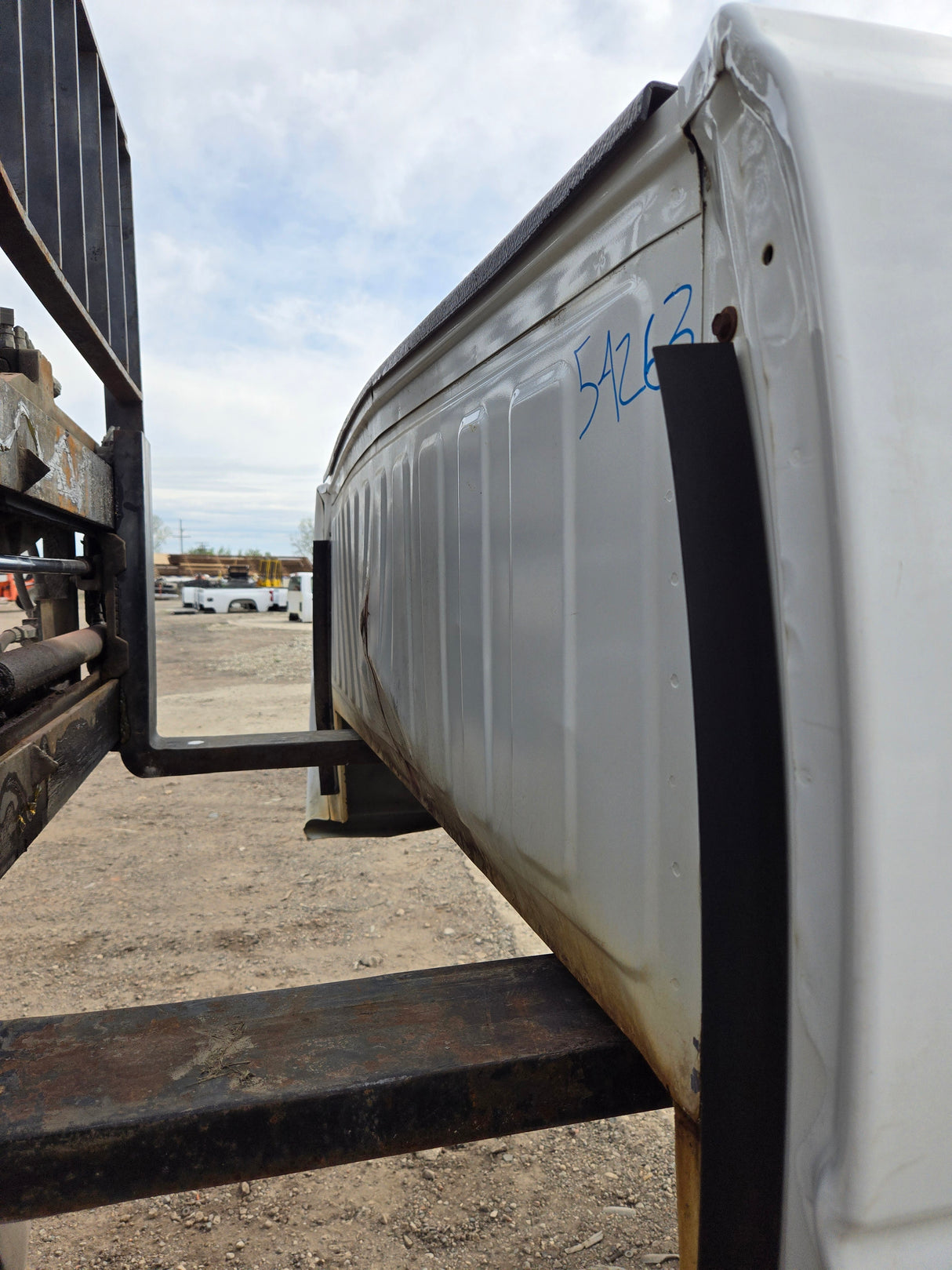 1999-2007 Chevrolet Silverado / GMC Sierra 1500 2500 3500 HD 8' Long Bed Truck Bed