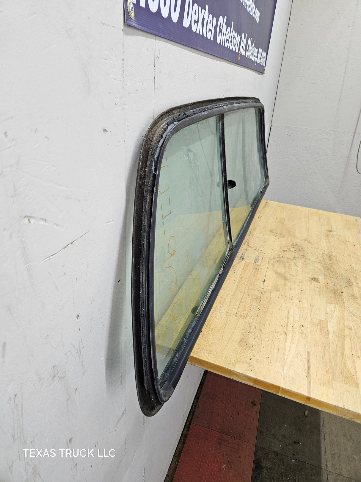 1999-2007 Ford Super Duty Sliding Rear Window F250 F350 F450 F550