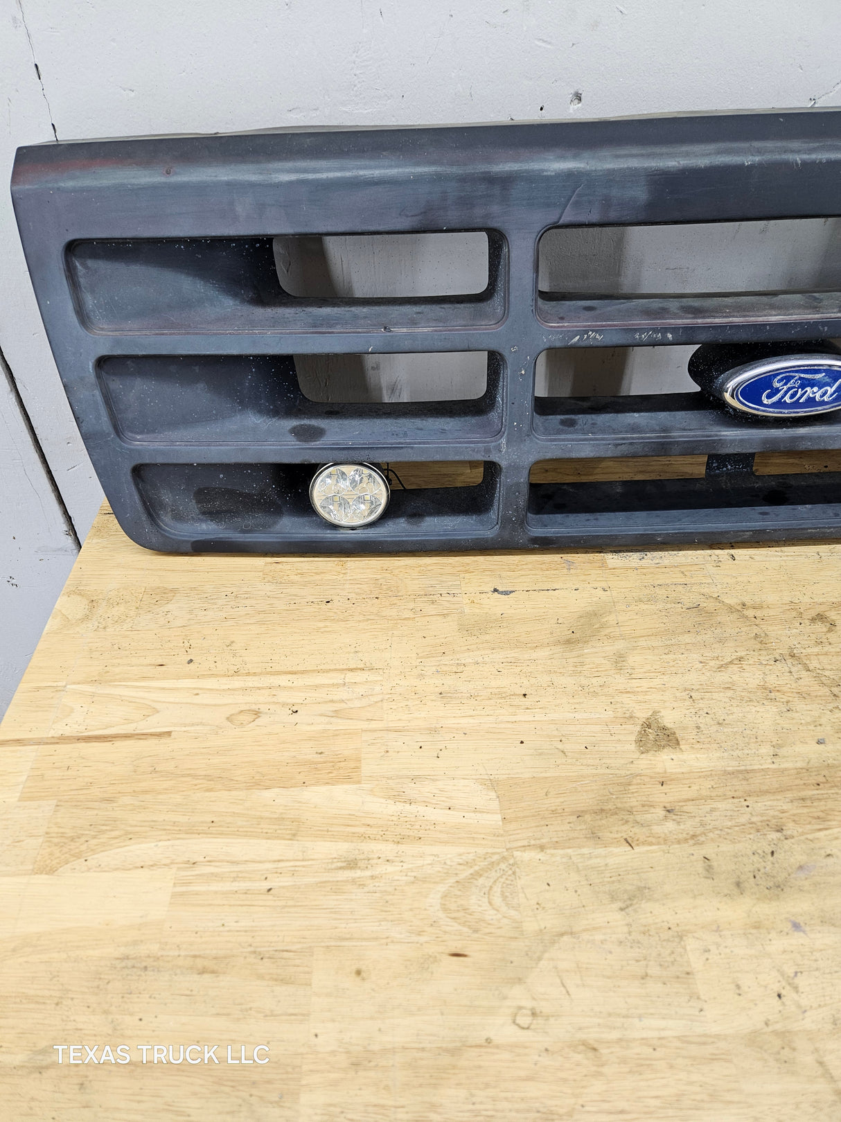 1992-1997 Ford F150 F250 F350 F450 F550 Grill