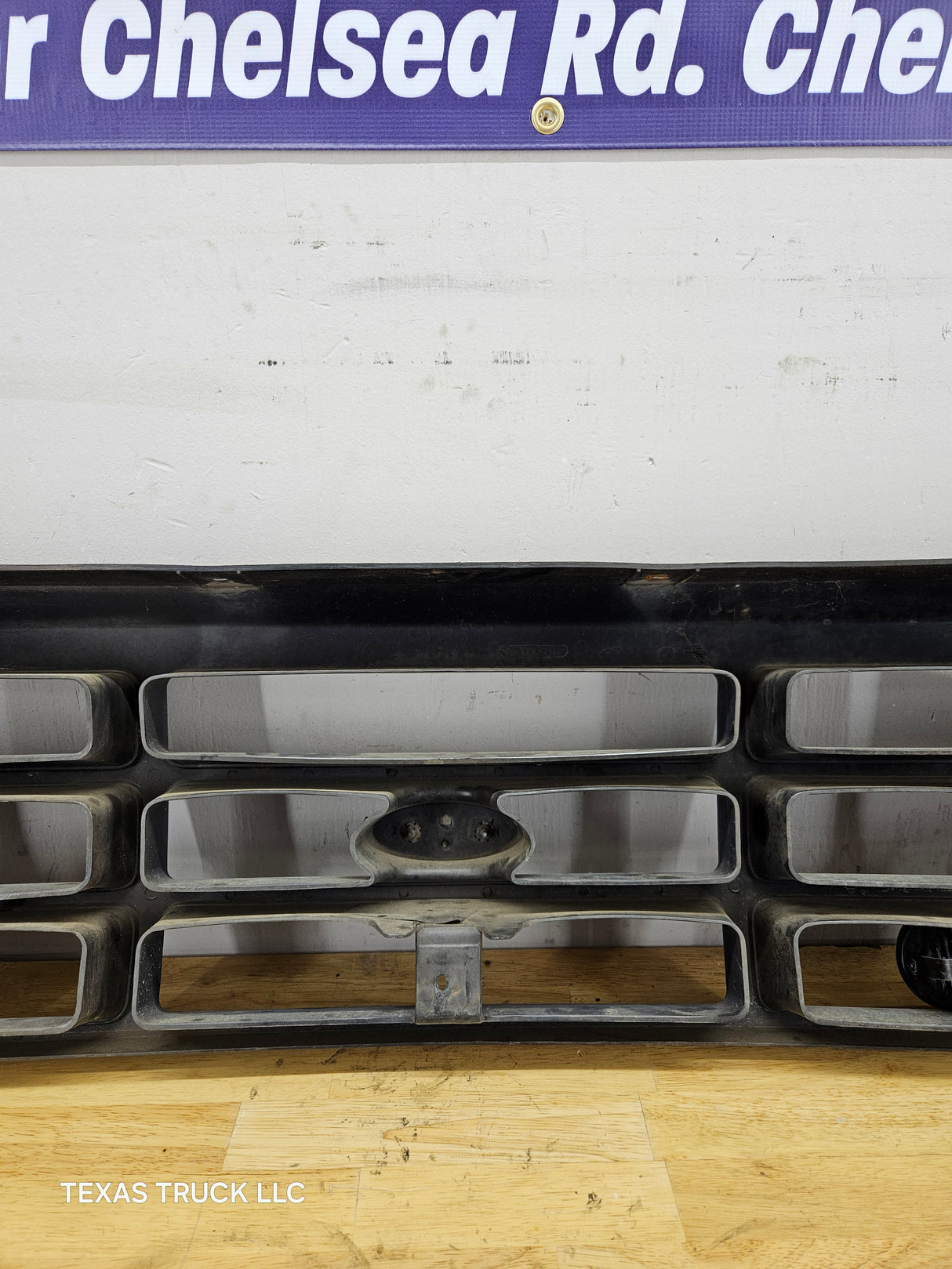 1992-1997 Ford F150 F250 F350 F450 F550 Grill