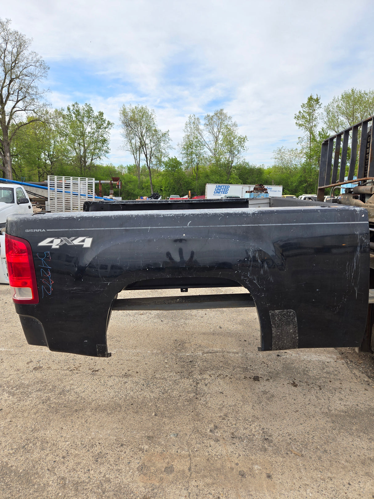 2007-2013 GMC Sierra 1500 2500 3500 HD 6' 6" Short Truck Bed