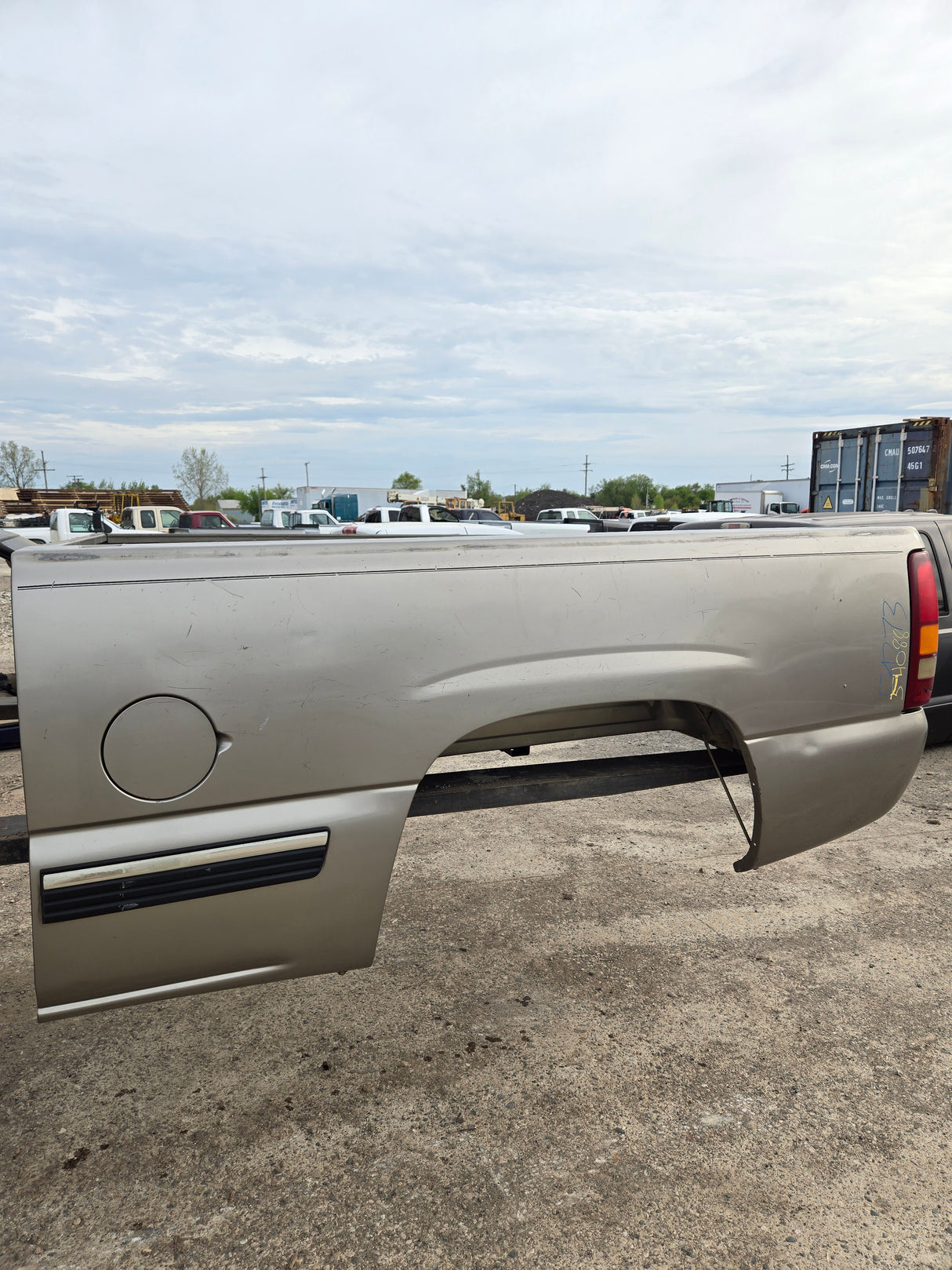 1999-2007 Chevrolet Silverado / GMC Sierra 1500 2500 3500 HD 6' 6" Short Truck Bed