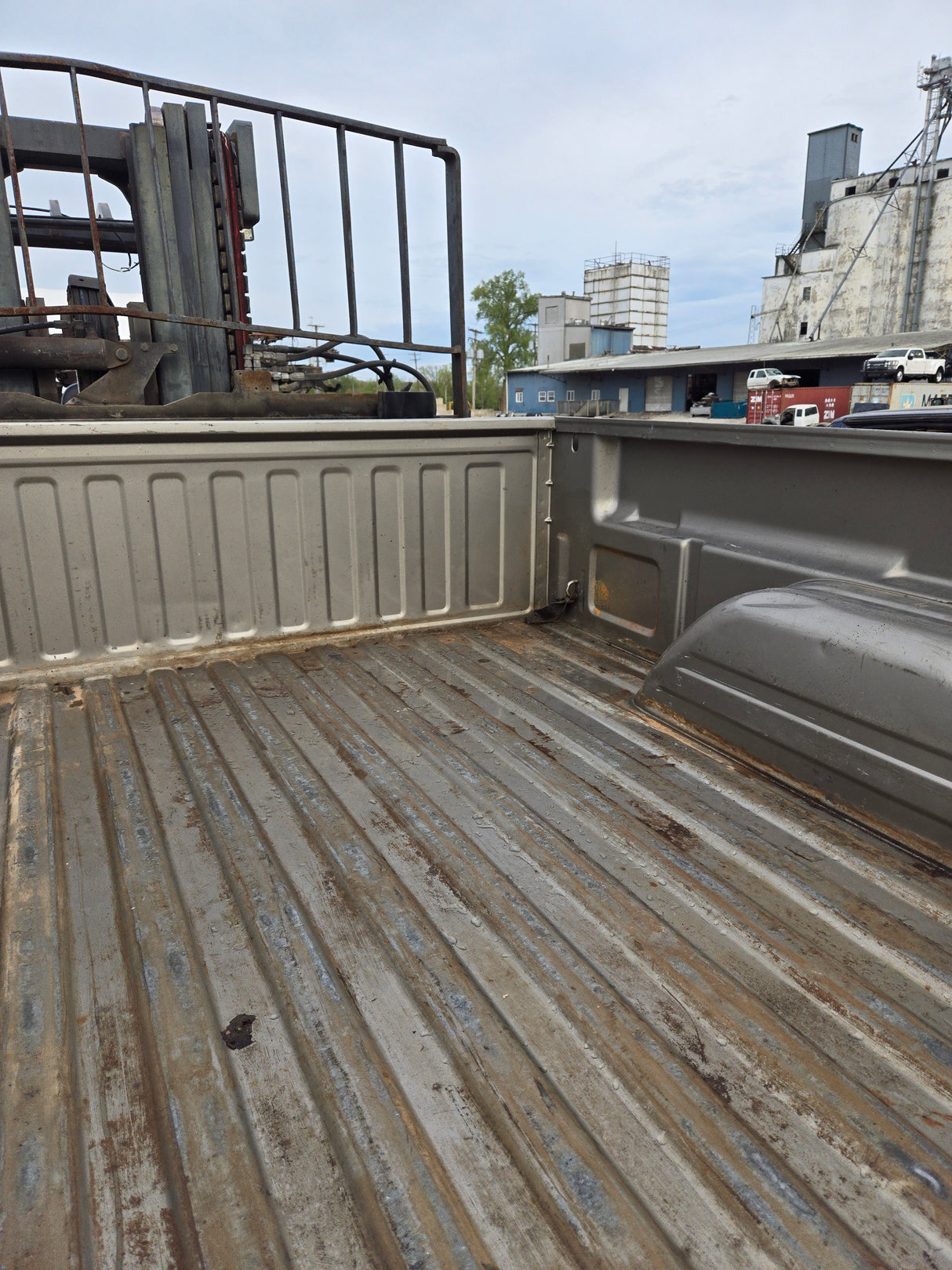 1999-2007 Chevrolet Silverado / GMC Sierra 1500 2500 3500 HD 6' 6" Short Truck Bed