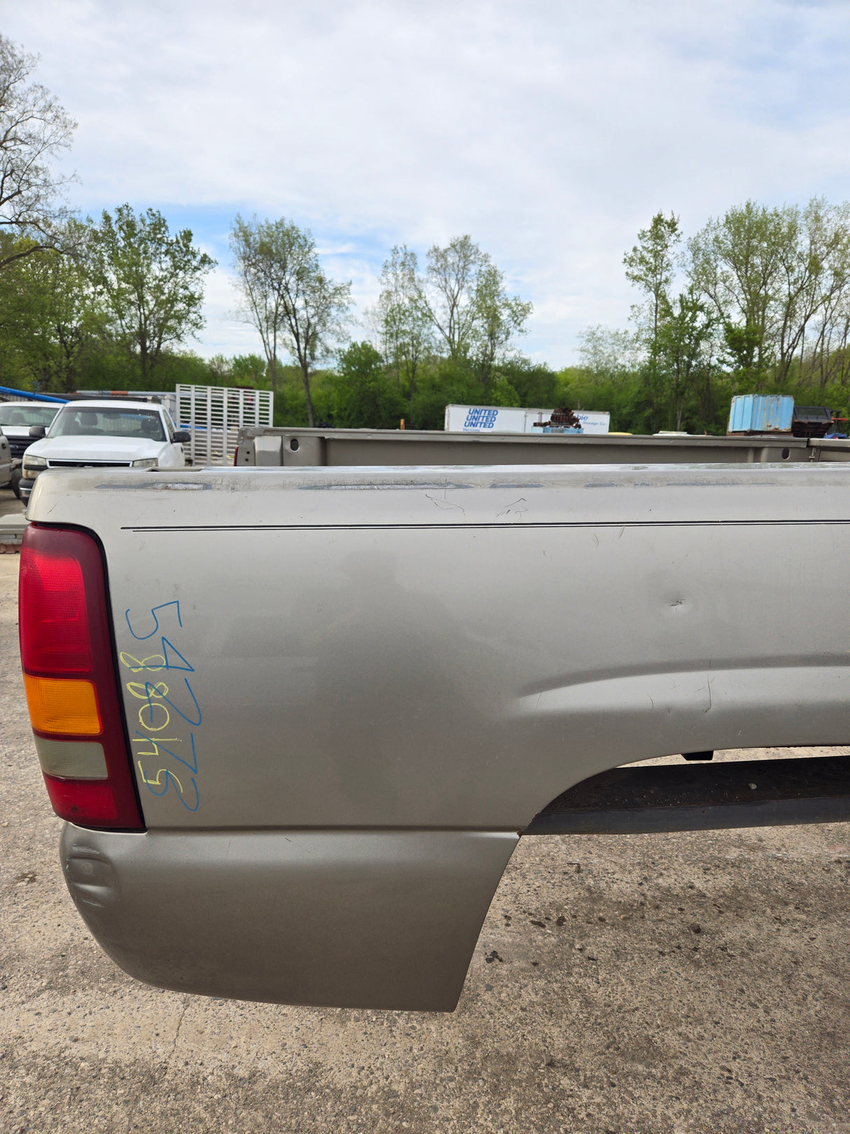 1999-2007 Chevrolet Silverado / GMC Sierra 1500 2500 3500 HD 6' 6" Short Truck Bed