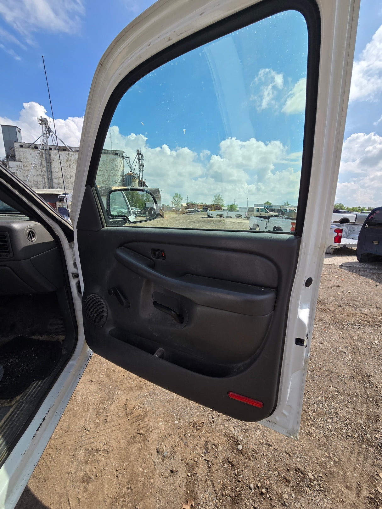 1999-2007 Chevrolet Silverado / GMC Sierra 1500 2500 HD 3500HD Regular Cab Body