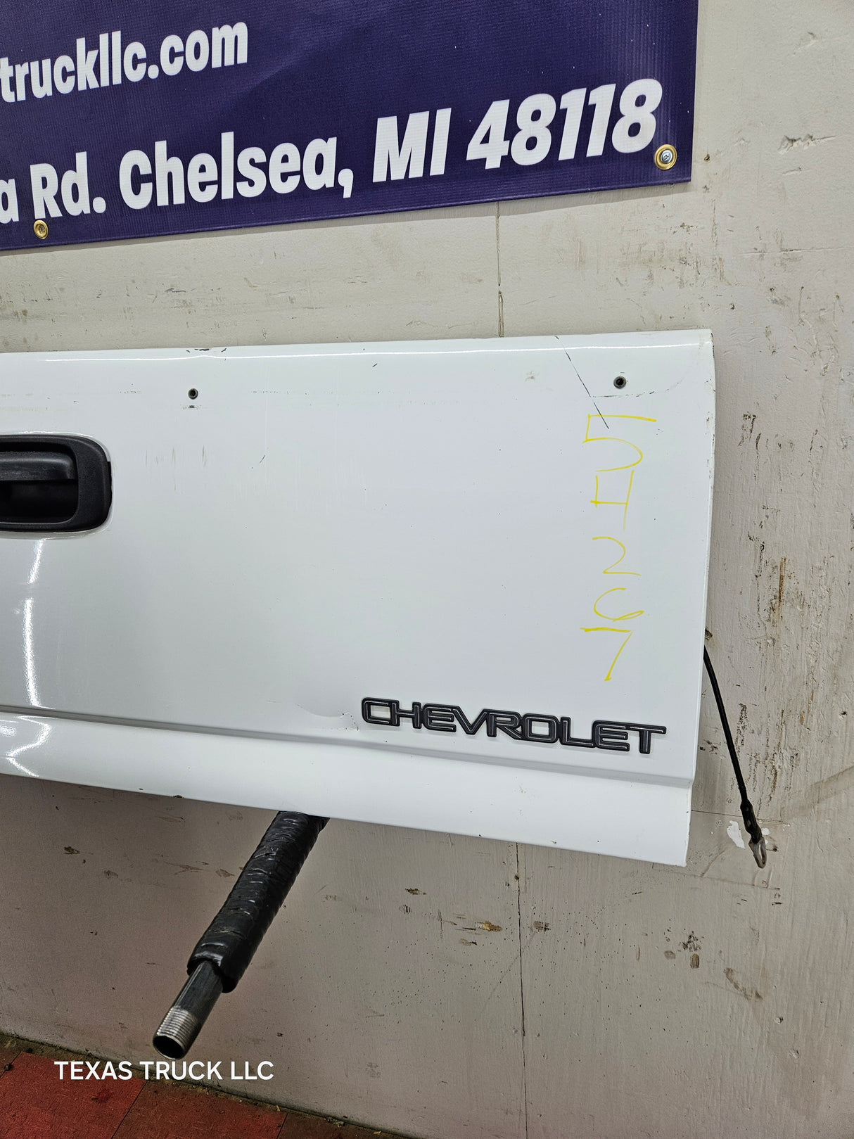 1999-2007 Chevrolet Silverado / GMC Sierra 1500 2500 3500 Tailgate