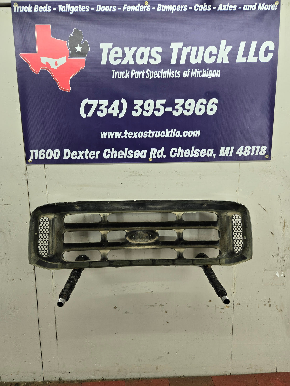 1999-2004 Ford Super Duty Grill F250 F350 F450 F550 OEM
