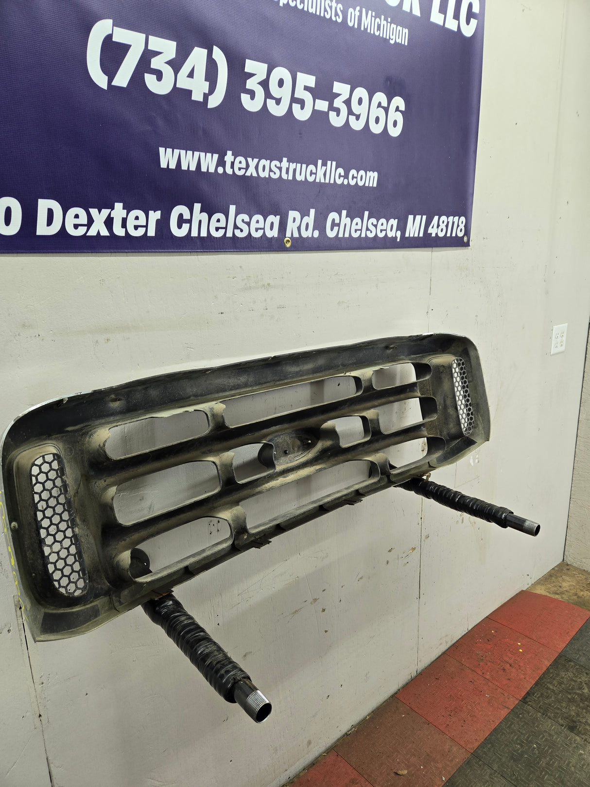 1999-2004 Ford Super Duty Grill F250 F350 F450 F550 OEM