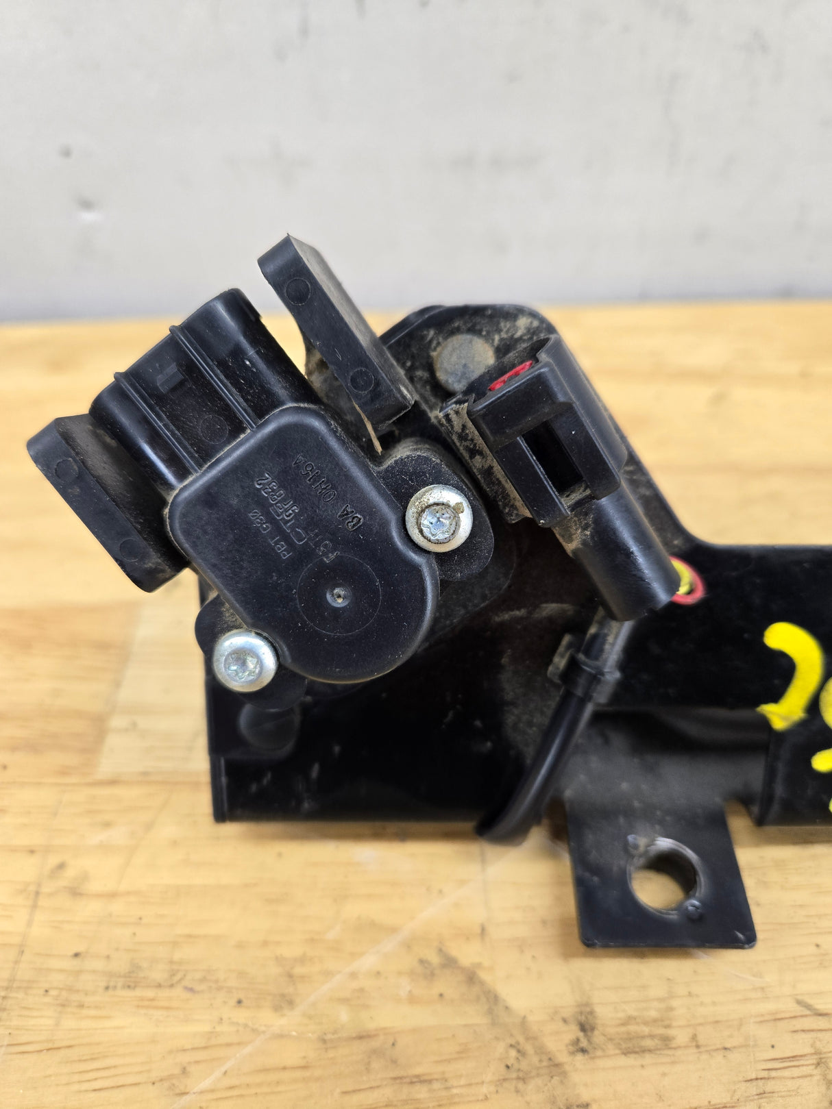 1999-2001 Ford Super Duty Accelerator Pedal F81Z-9F836-AB F250 F350 F450 F550