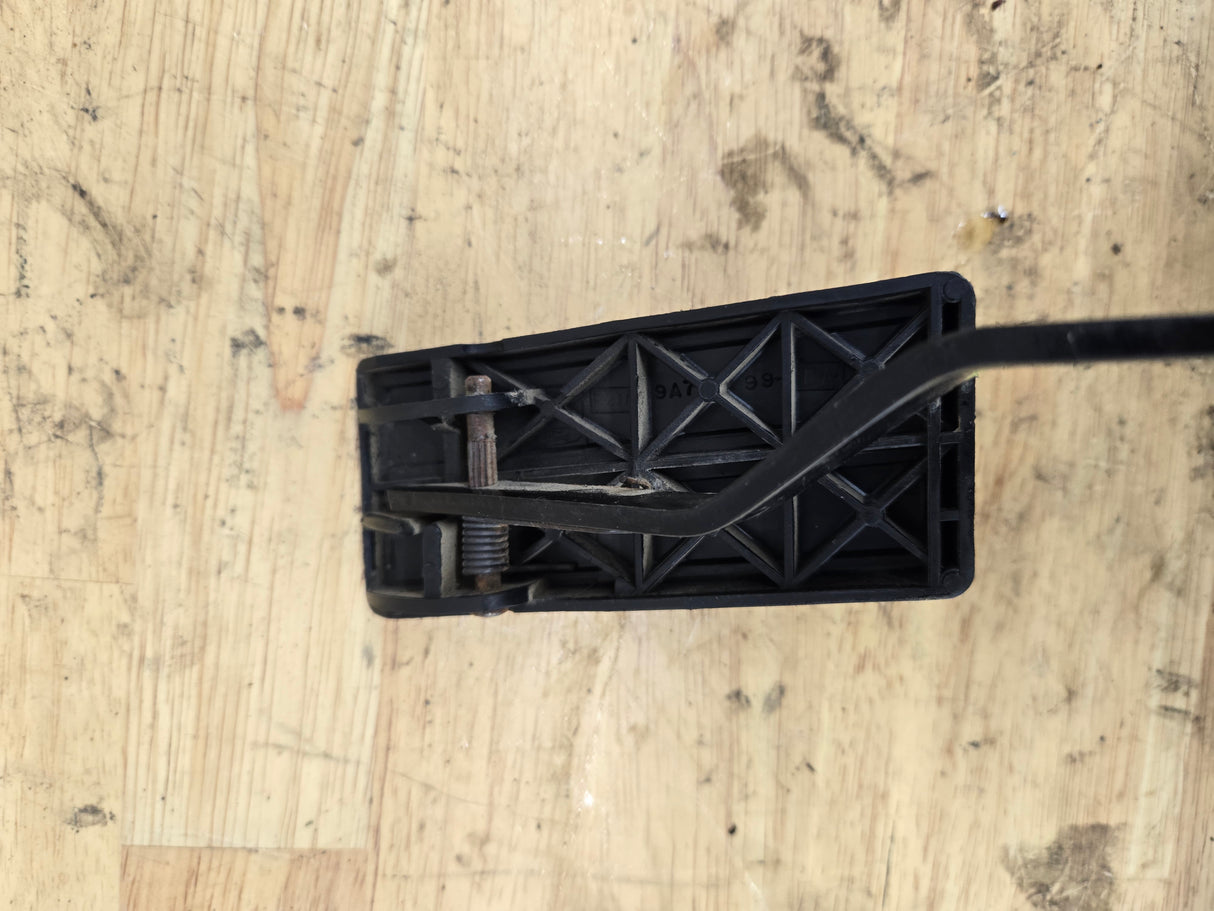 1999-2001 Ford Super Duty Accelerator Pedal F81Z-9F836-AB F250 F350 F450 F550
