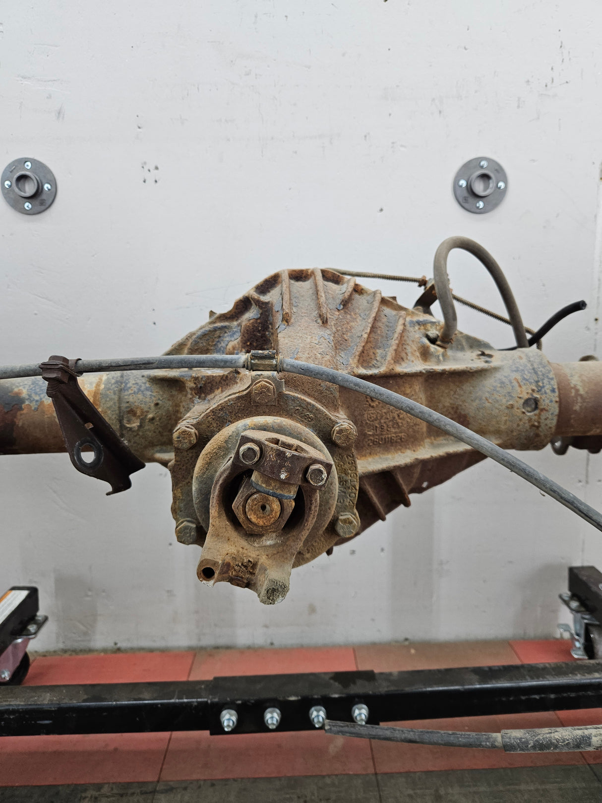 1992-2000 Chevrolet GMC C3500 Rear Axle 4.10 Gear Ratio G80 GT5 JB8