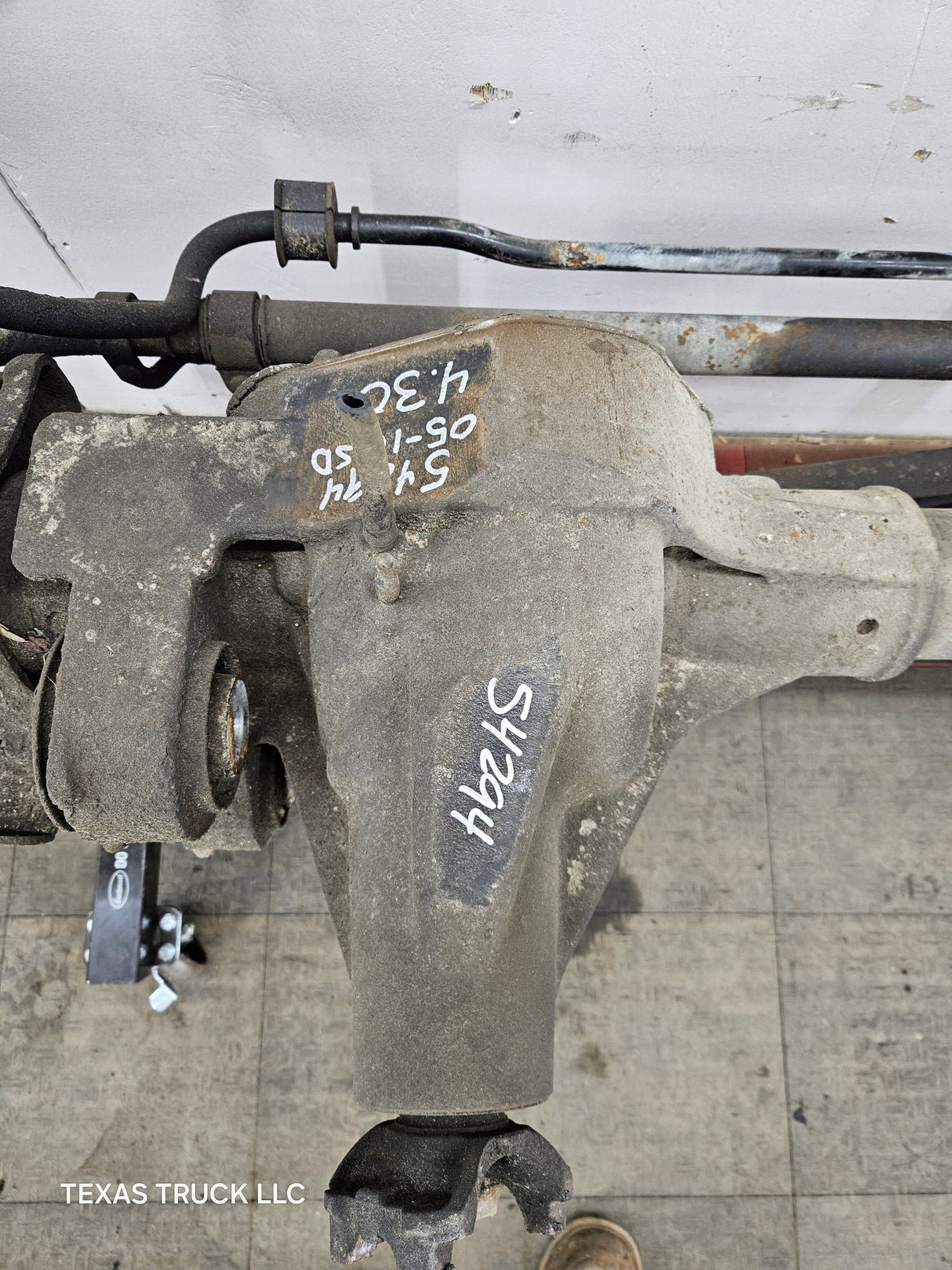 2005-2010 Ford Super Duty F350 DRW Dually FRONT Axle 4.30 Gear Ratio