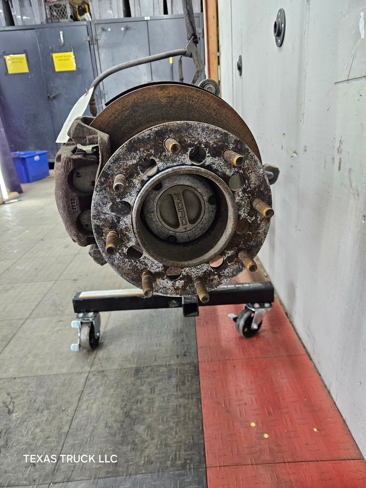 2005-2010 Ford Super Duty F350 DRW Dually FRONT Axle 4.30 Gear Ratio