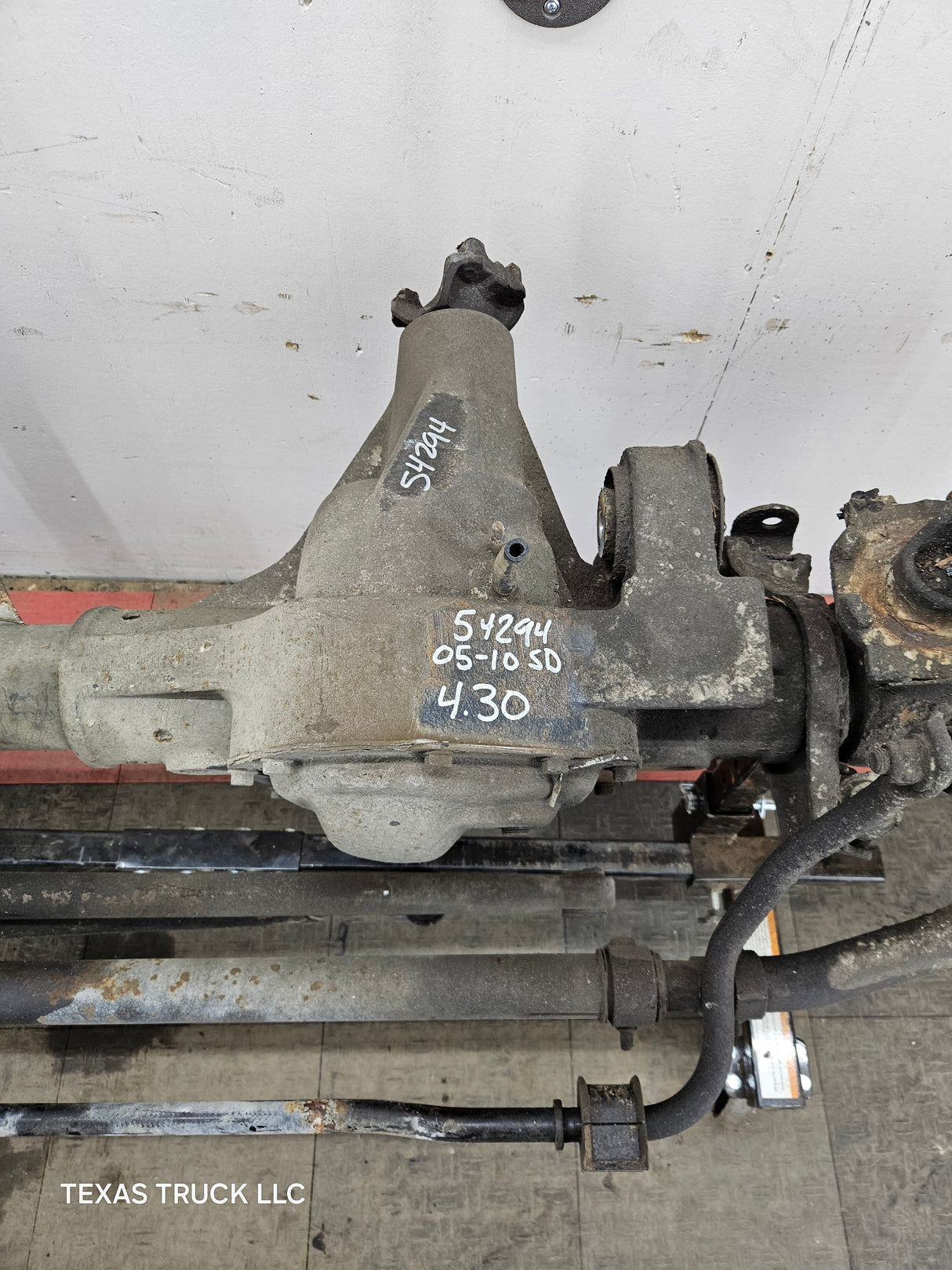 2005-2010 Ford Super Duty F350 DRW Dually FRONT Axle 4.30 Gear Ratio