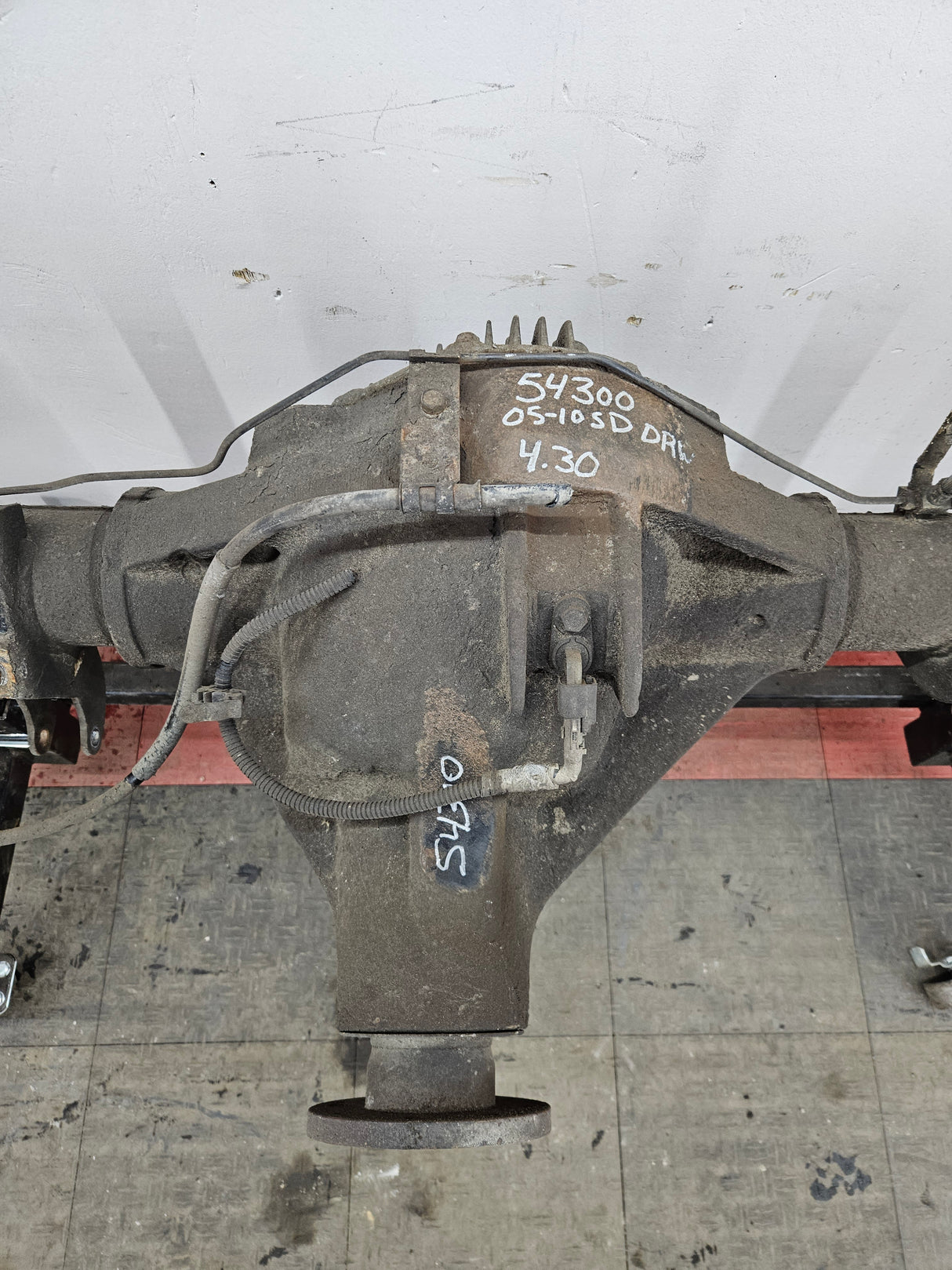 2005-2007 Ford Super Duty F350 DRW Dually Rear Axle 4.30 Gear Ratio